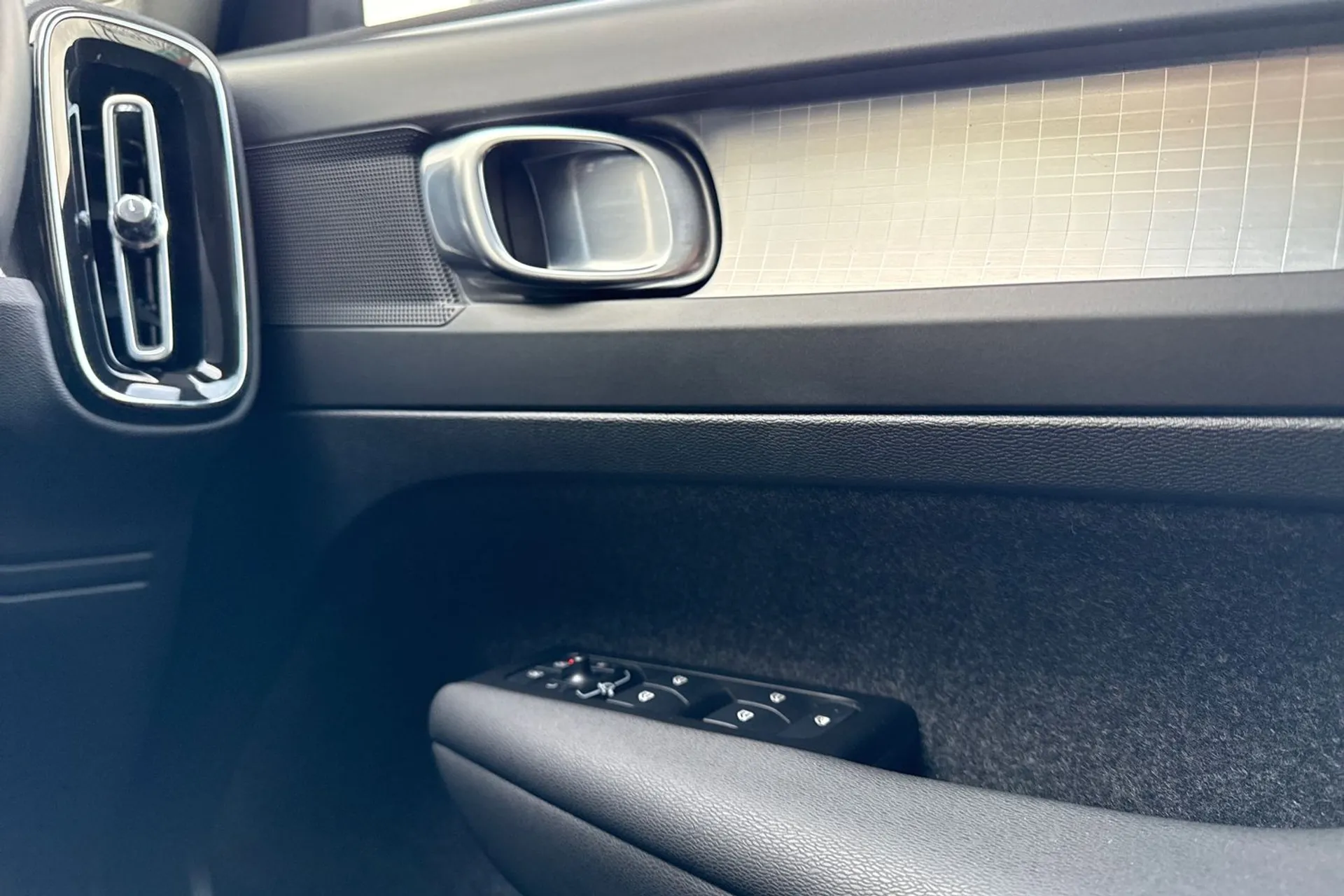 Volvo XC40 thumbnail image number 41