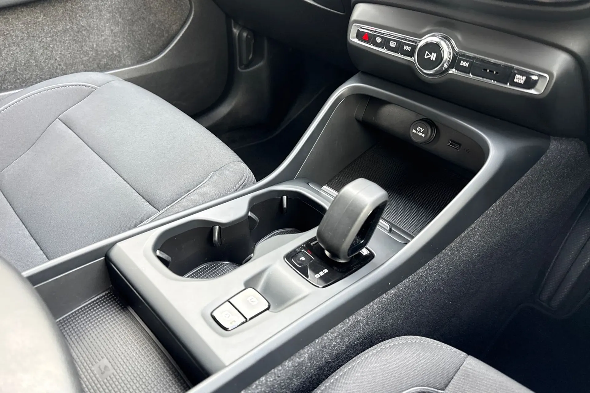 Volvo XC40 thumbnail image number 42