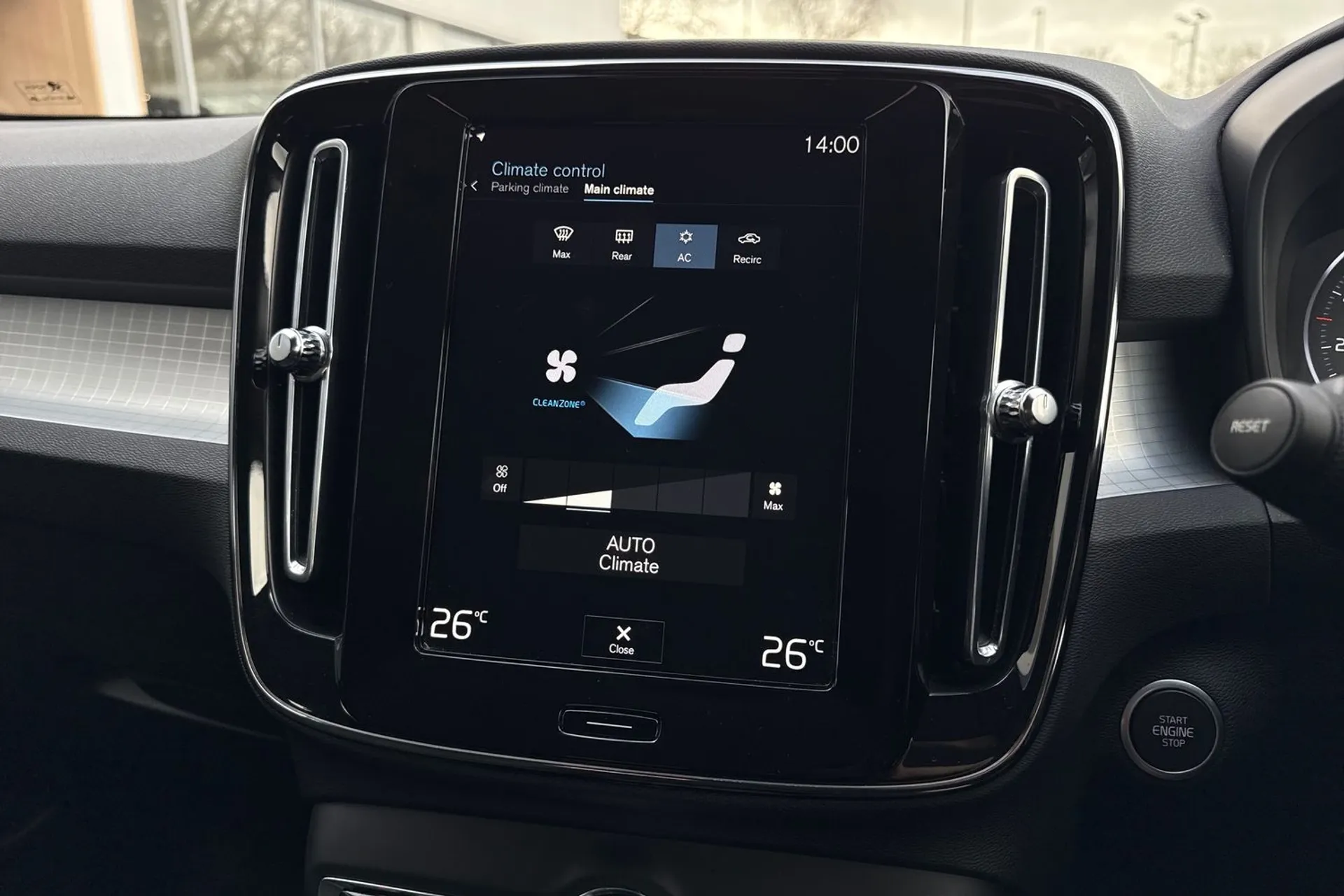 Volvo XC40 thumbnail image number 38