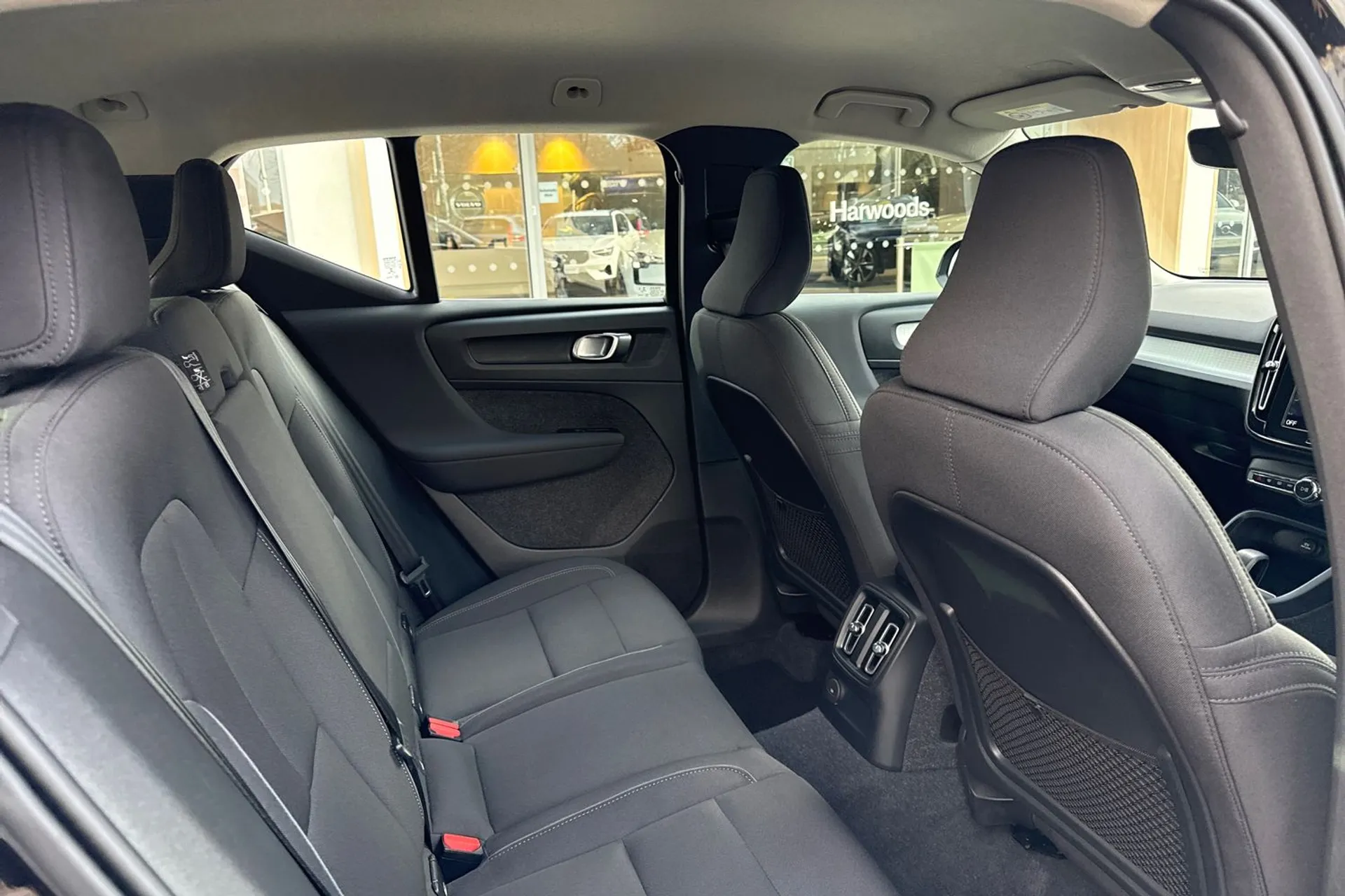 Volvo XC40 thumbnail image number 23