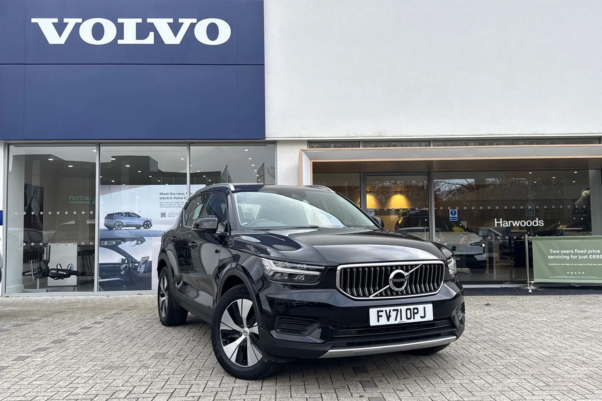 Volvo XC40 focused image