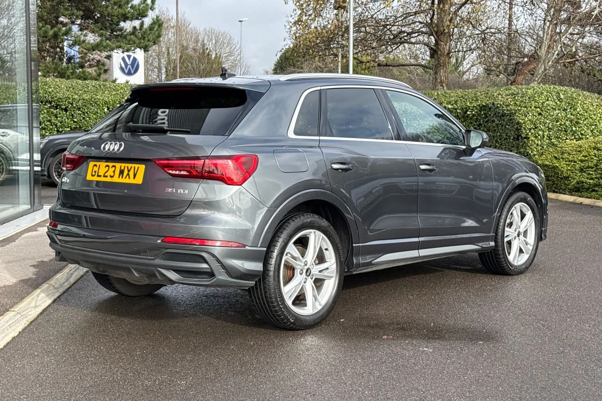Audi Q3 thumbnail image number 10