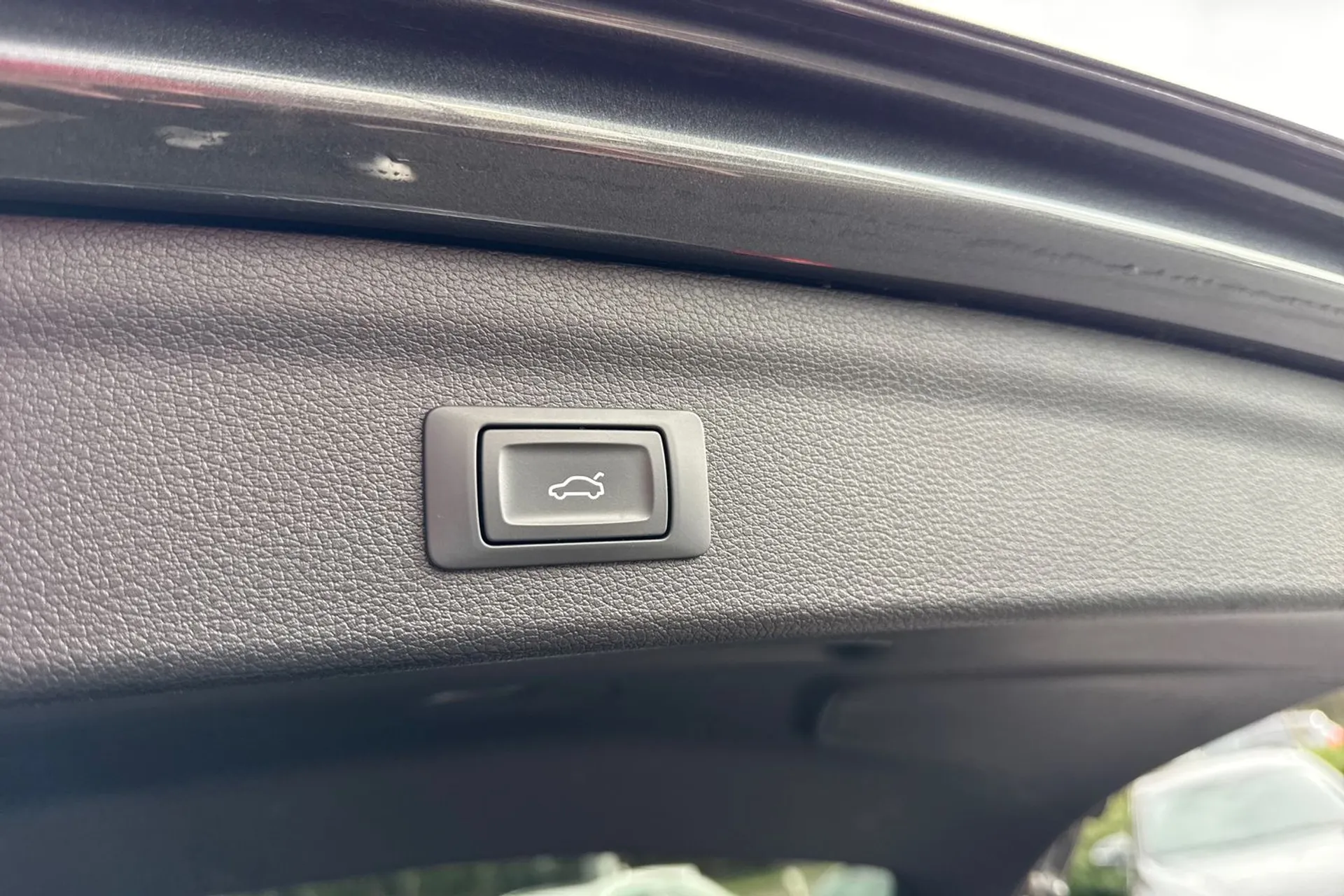 Audi Q3 thumbnail image number 35