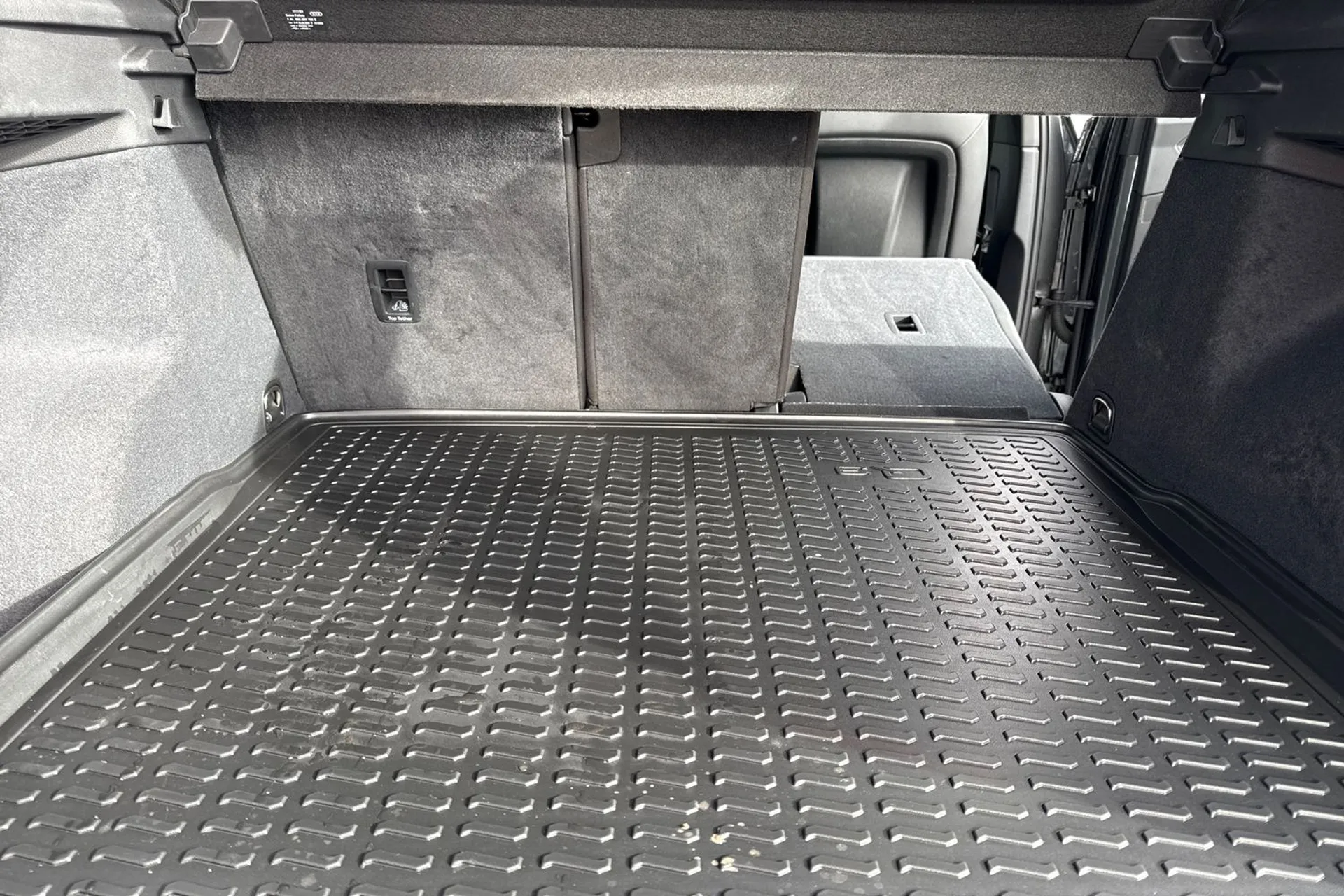 Audi Q3 thumbnail image number 38