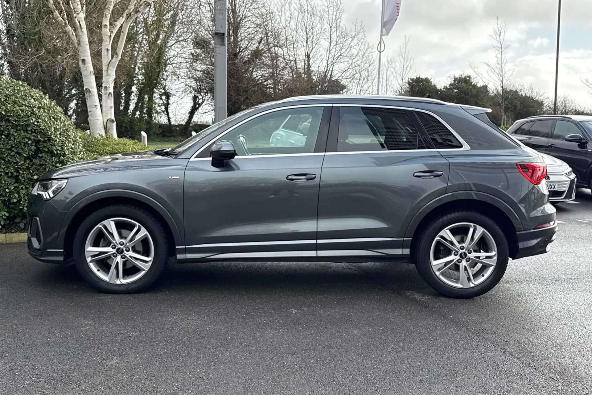 Audi Q3 thumbnail image number 18