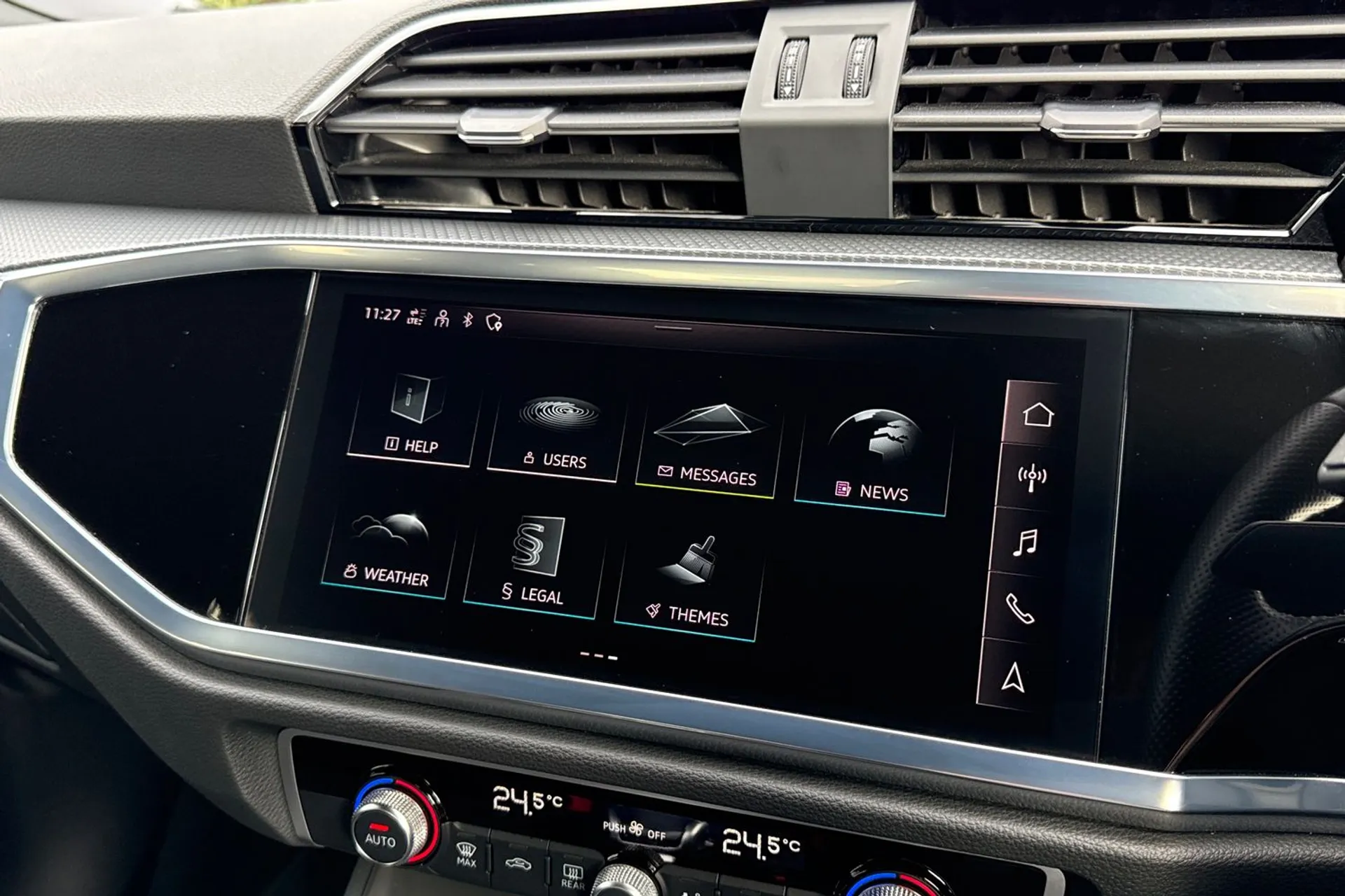 Audi Q3 thumbnail image number 23