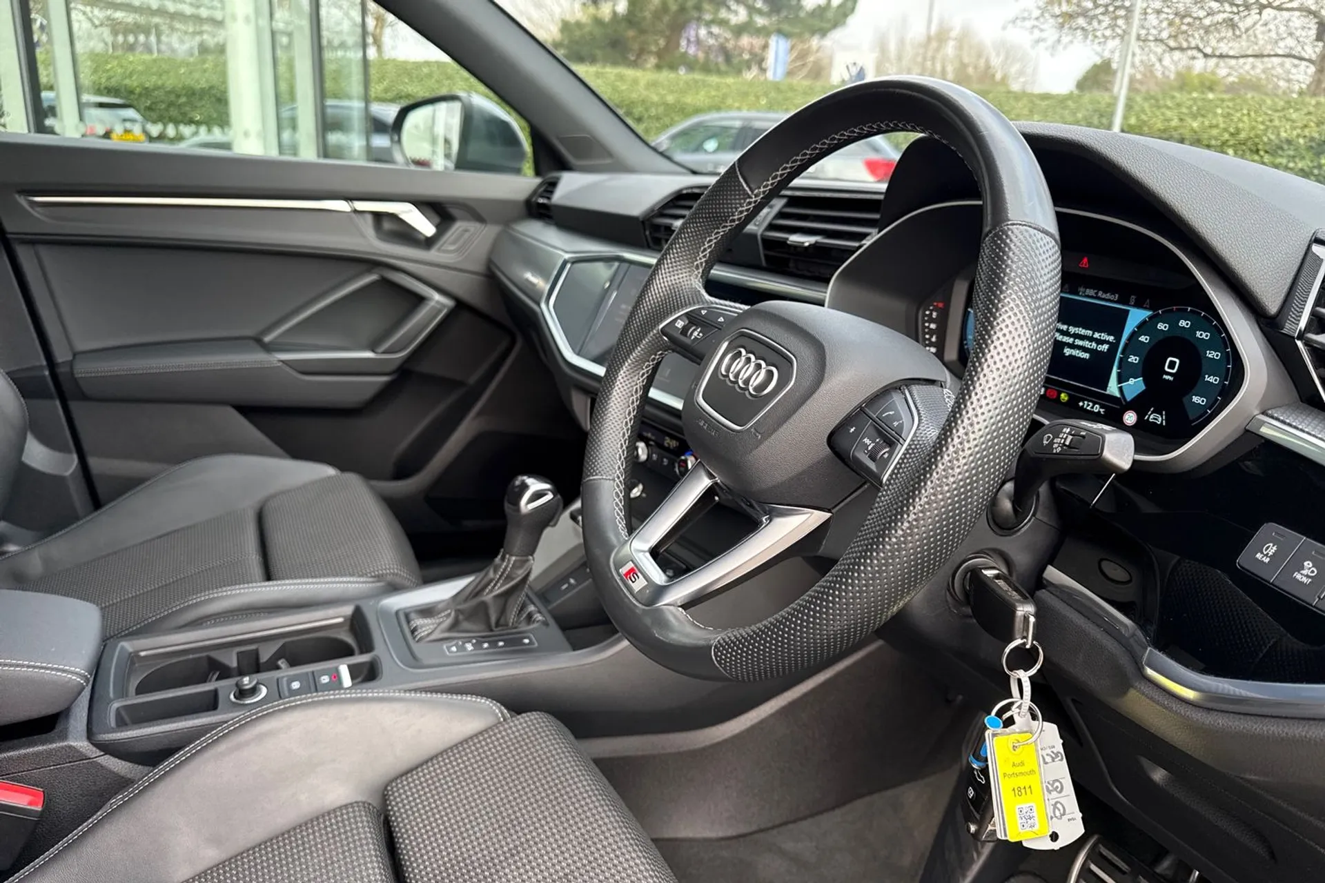 Audi Q3 thumbnail image number 19