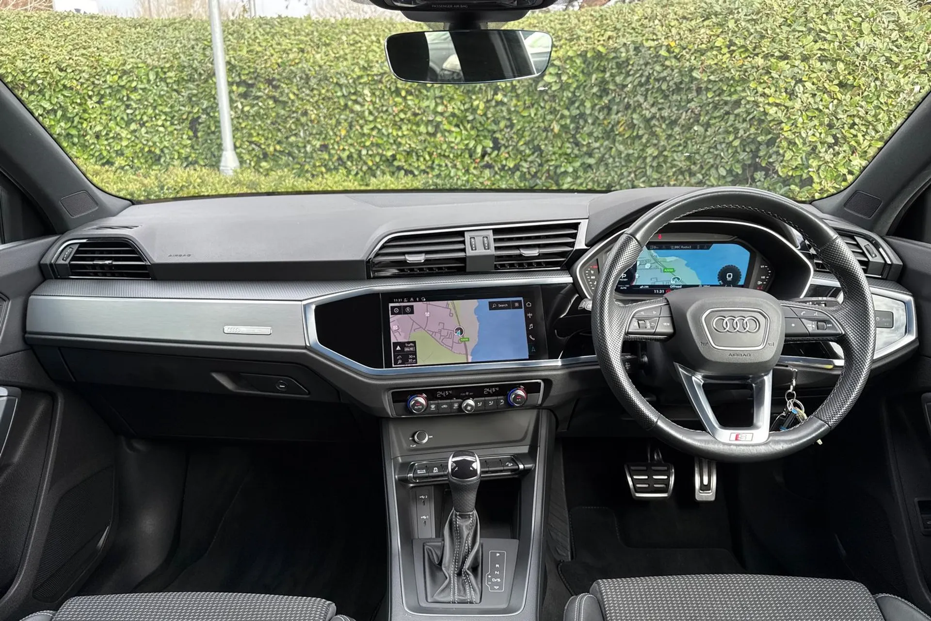 Audi Q3 thumbnail image number 3