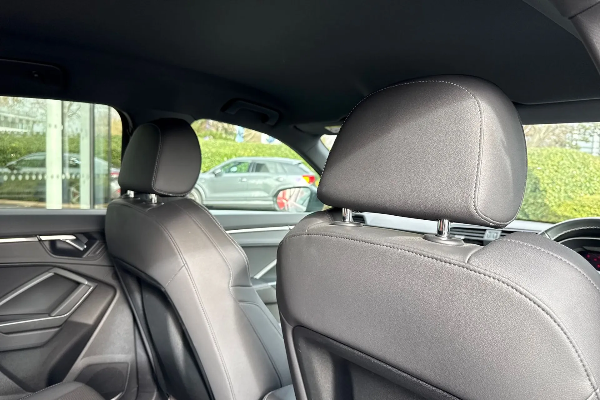 Audi Q3 thumbnail image number 43