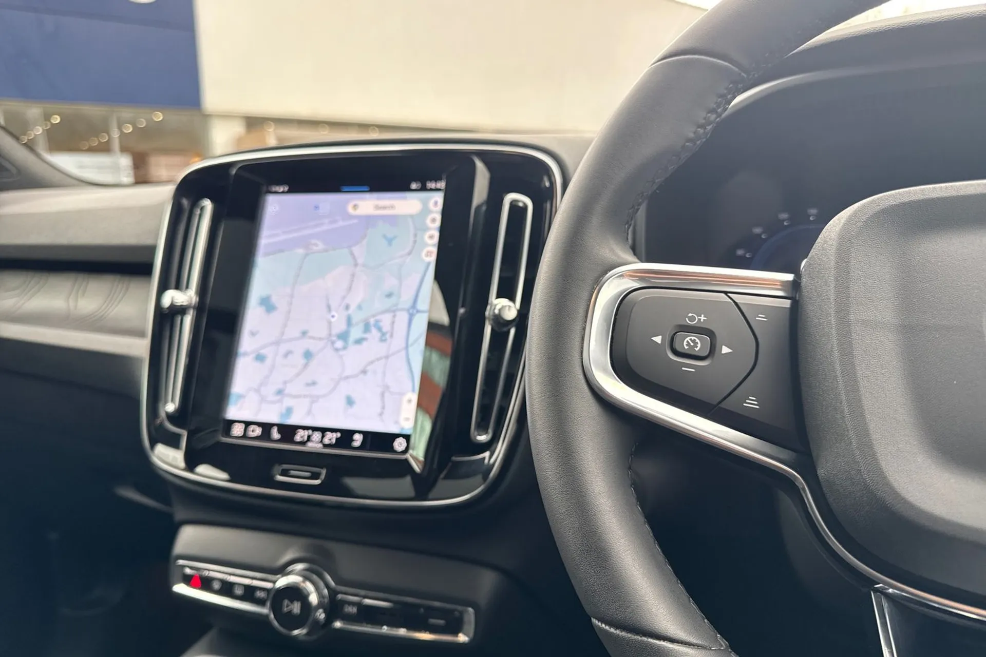 Volvo XC40 thumbnail image number 36