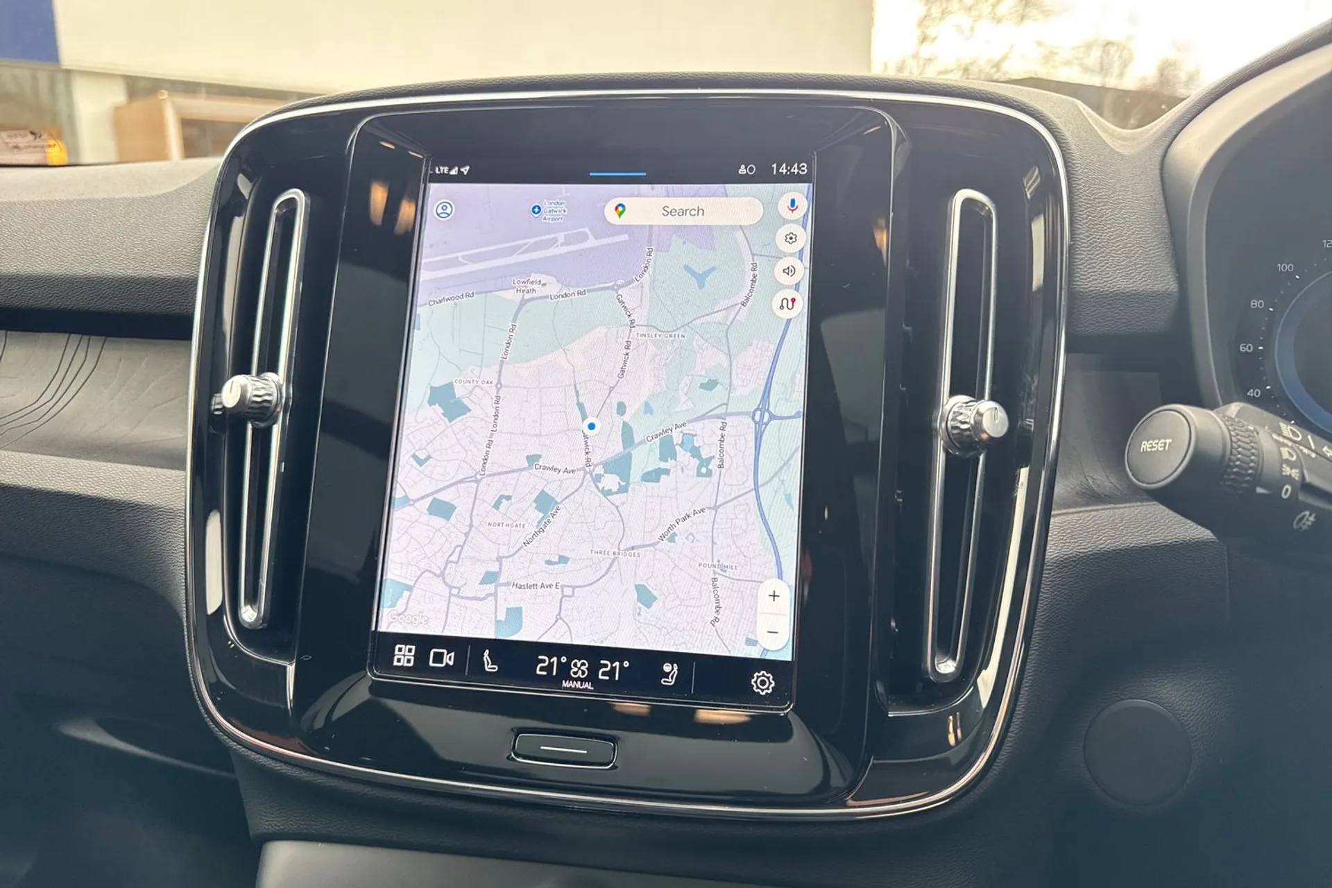 Volvo XC40 thumbnail image number 5