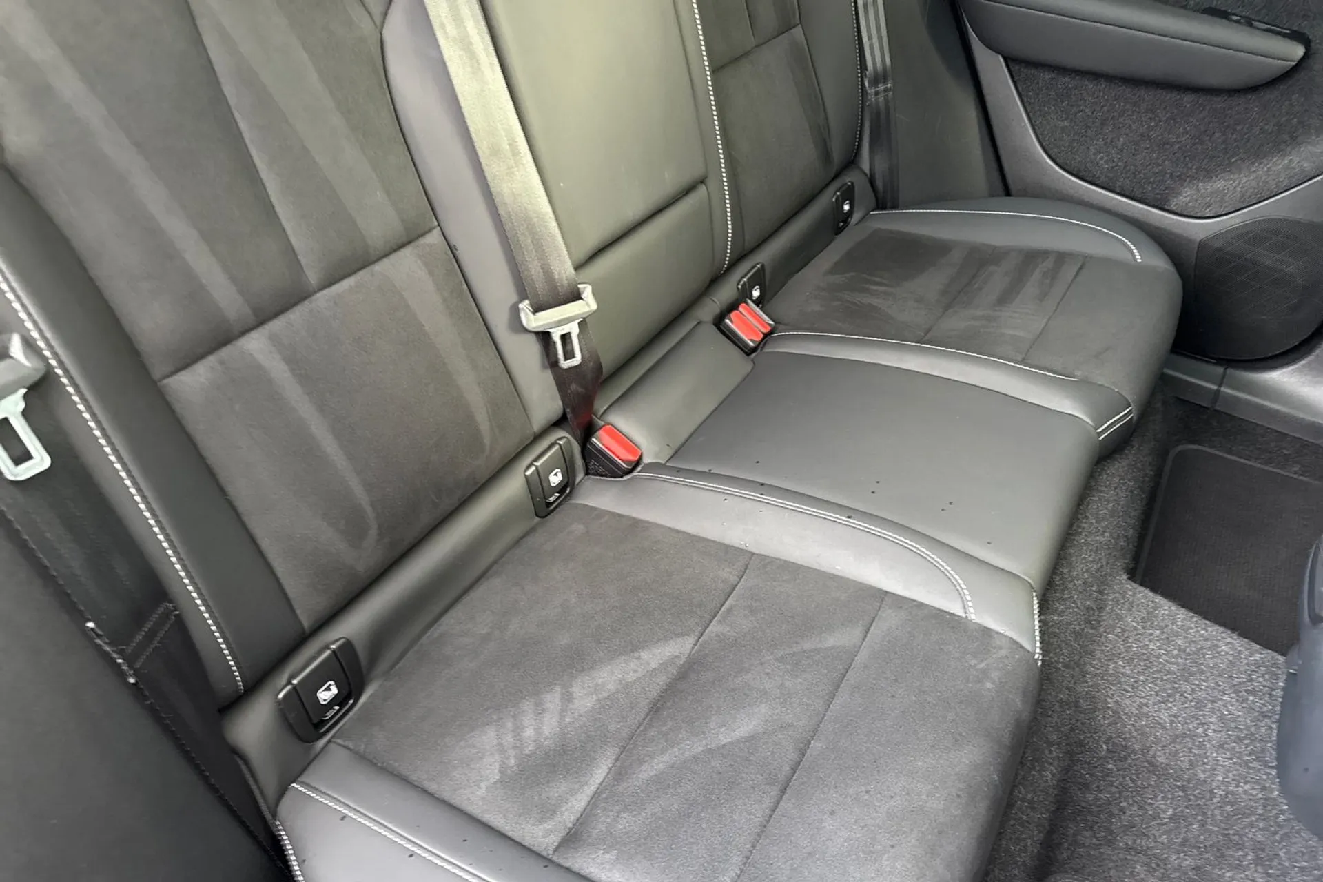 Volvo XC40 thumbnail image number 25