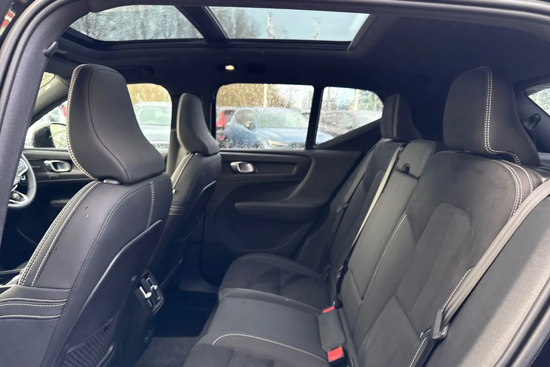 Volvo XC40 thumbnail image number 30