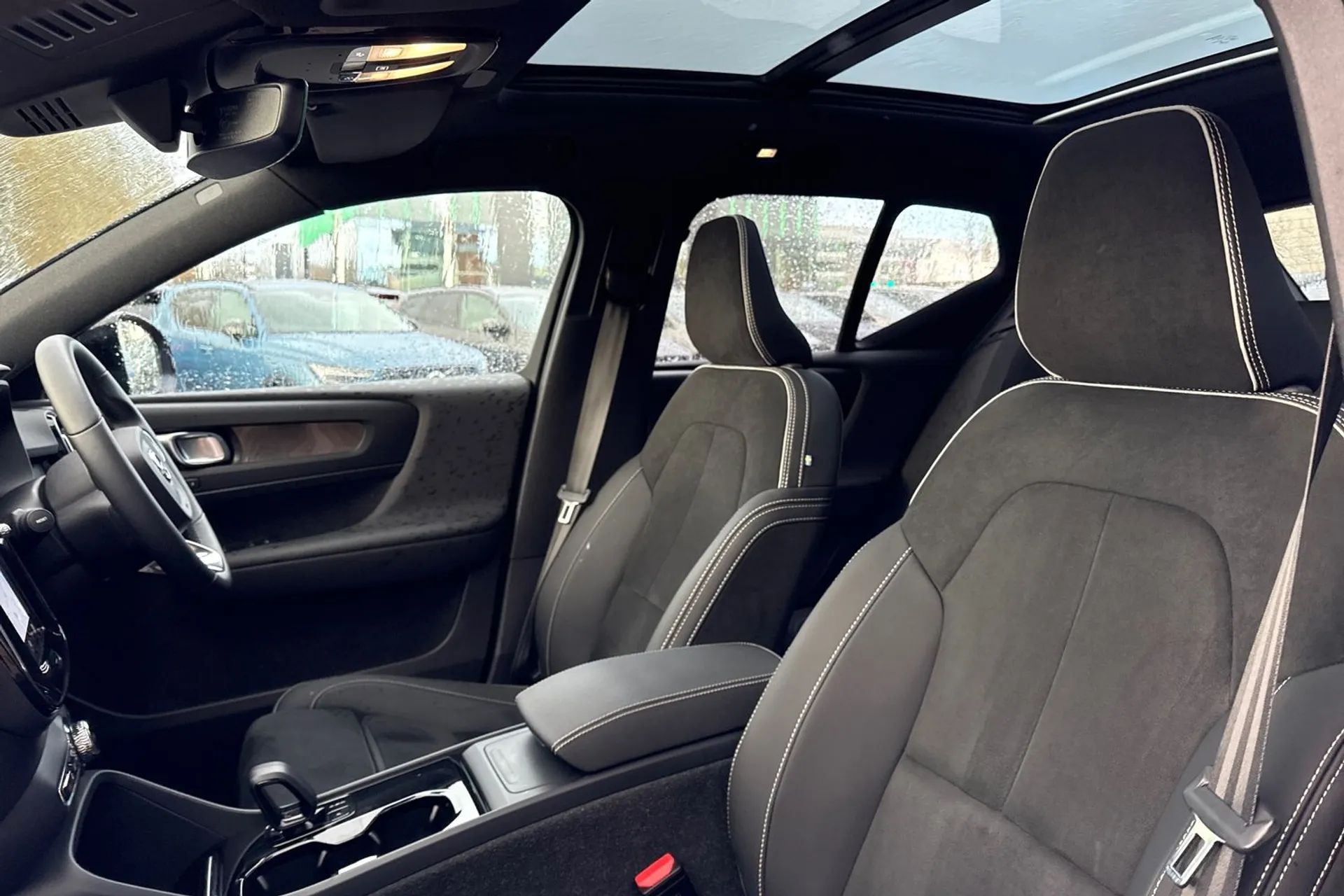 Volvo XC40 thumbnail image number 28