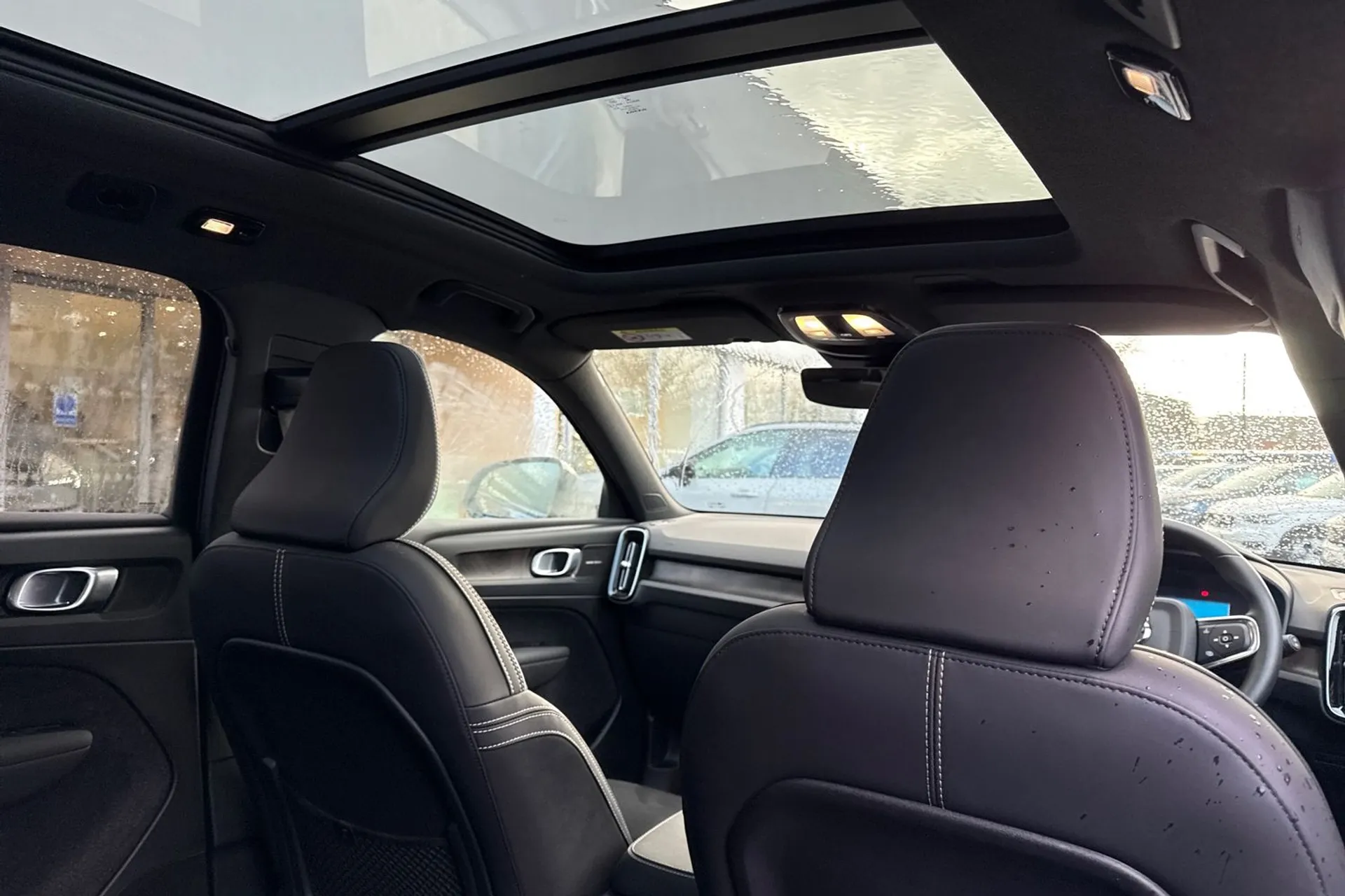 Volvo XC40 thumbnail image number 24