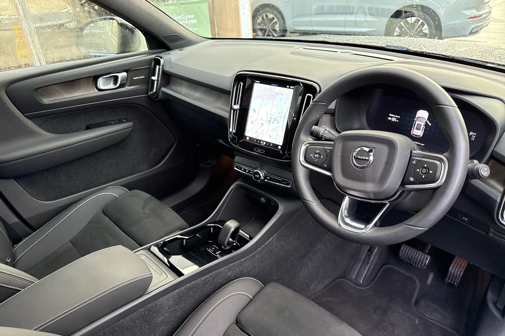 Volvo XC40 thumbnail image number 6