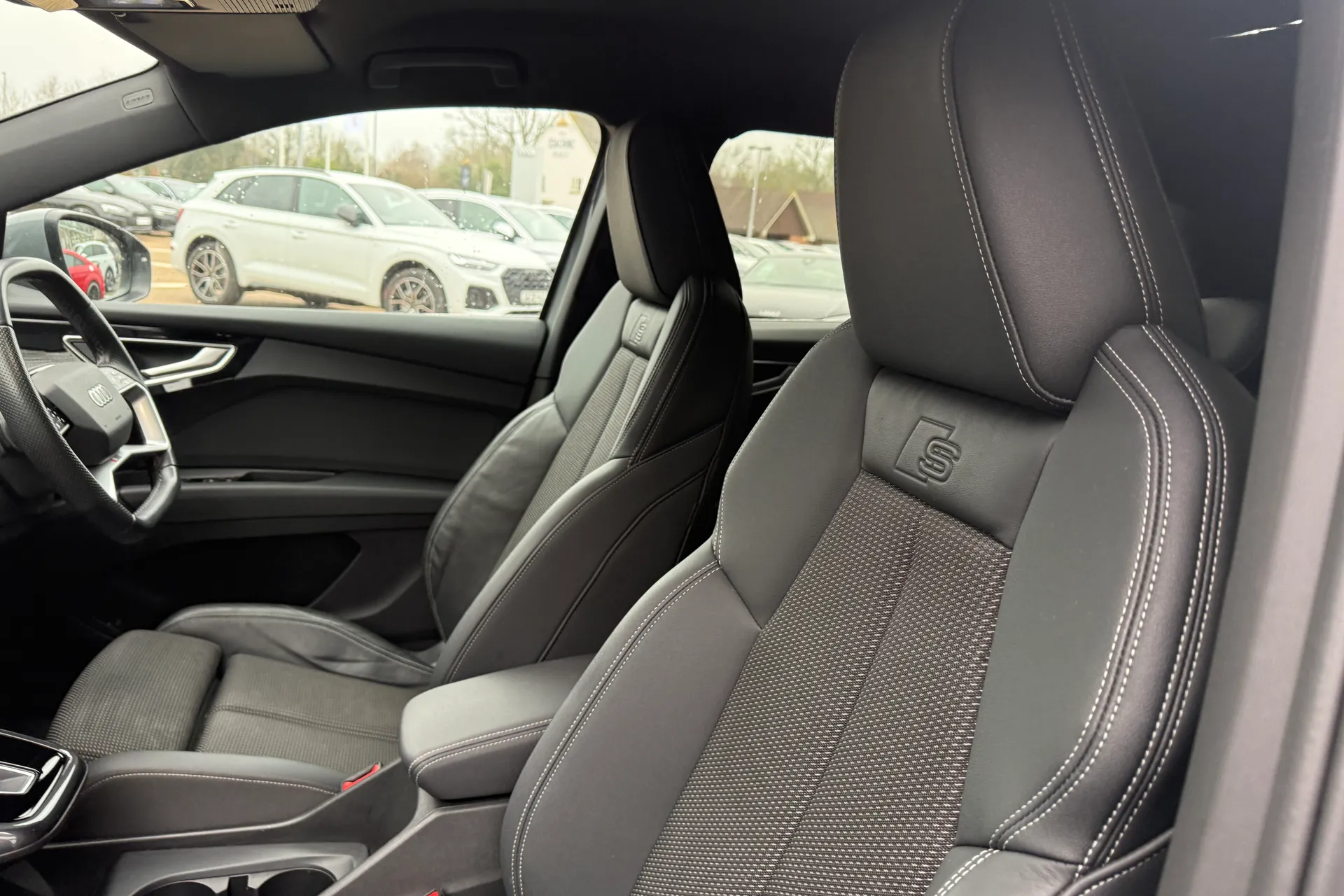 Audi Q4 thumbnail image number 49