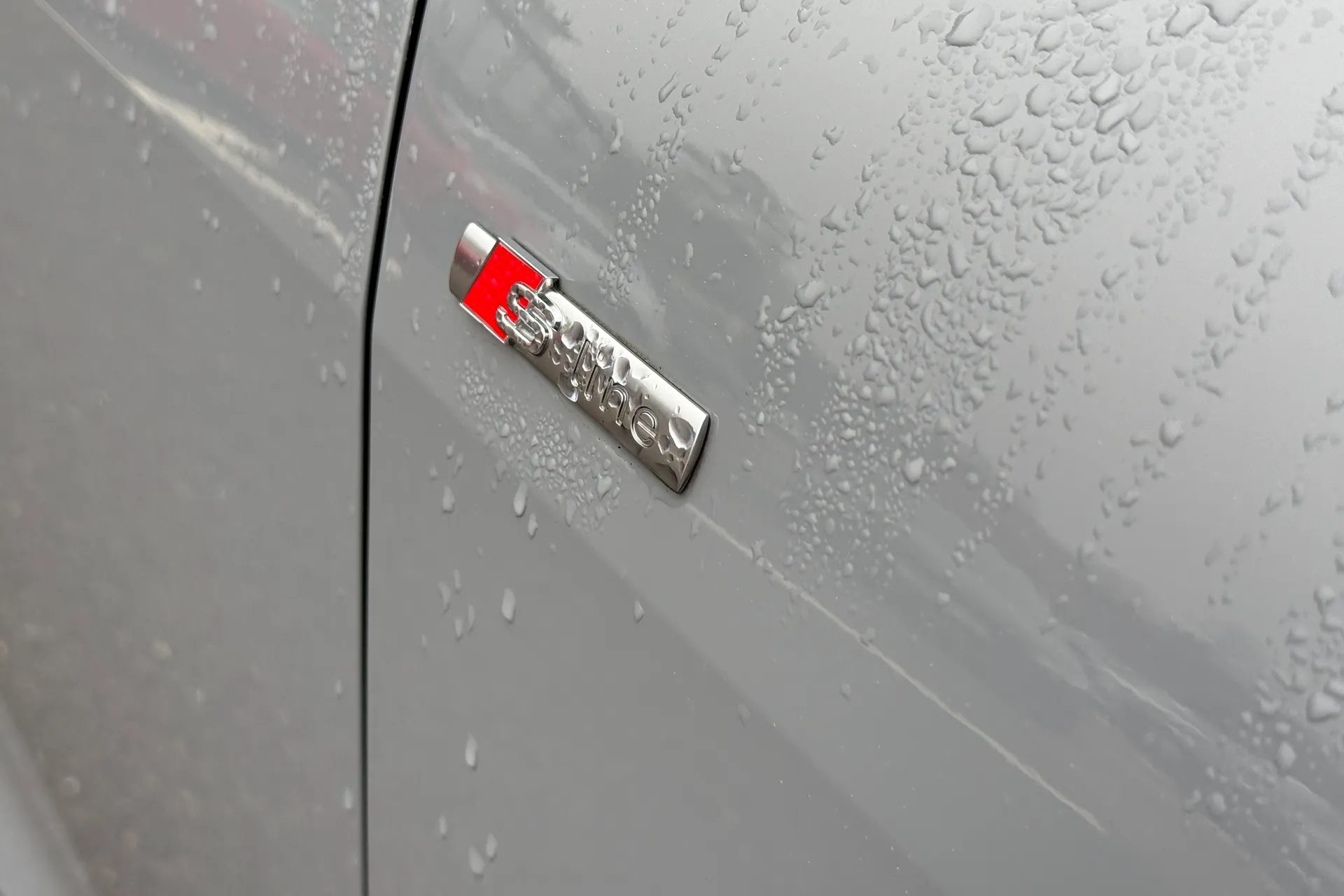 Audi Q4 thumbnail image number 8