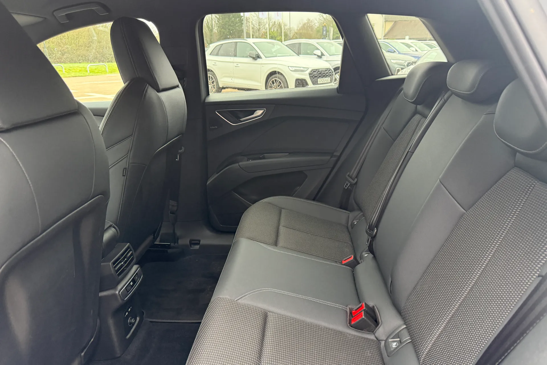 Audi Q4 thumbnail image number 47