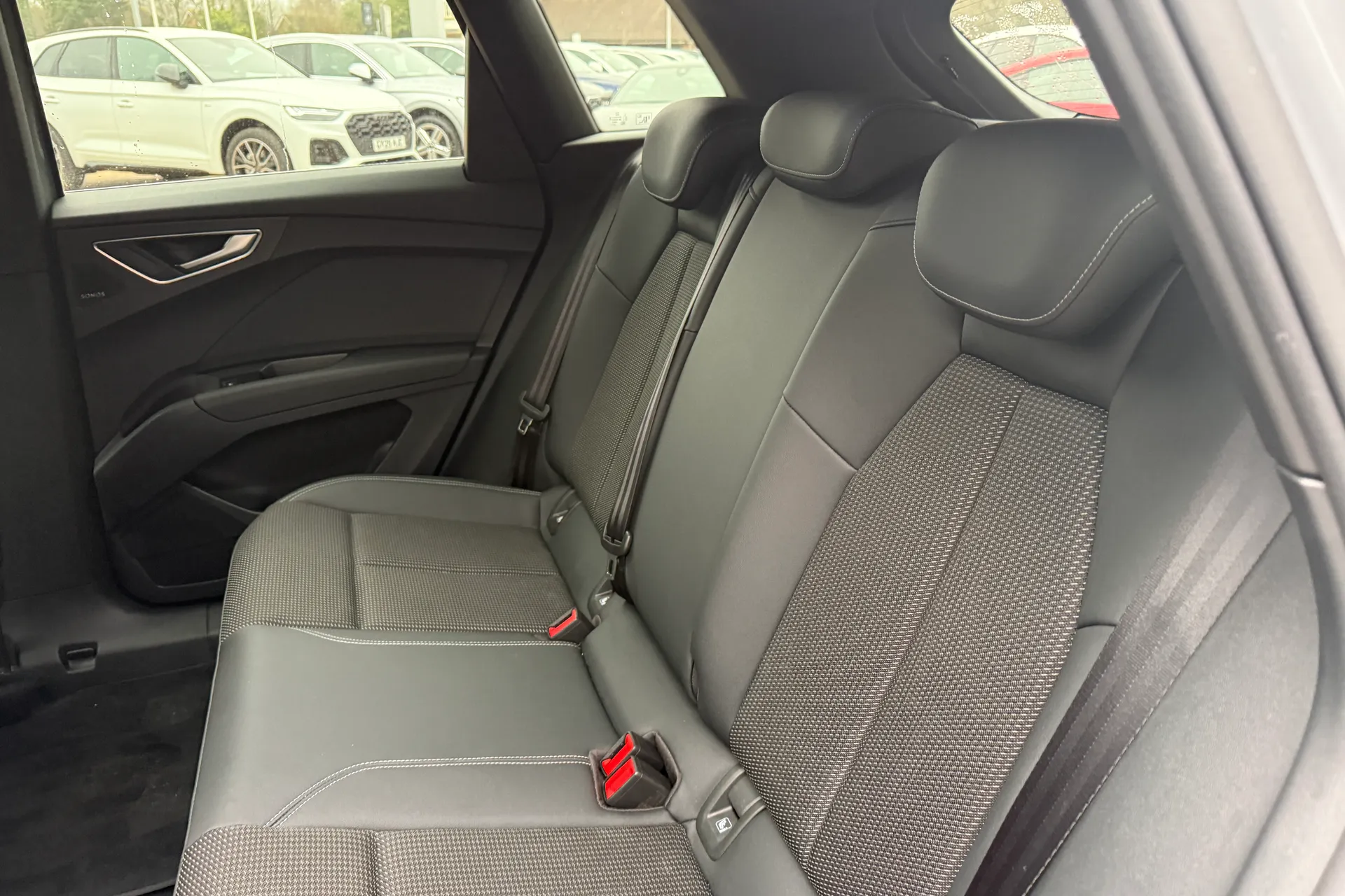 Audi Q4 thumbnail image number 46