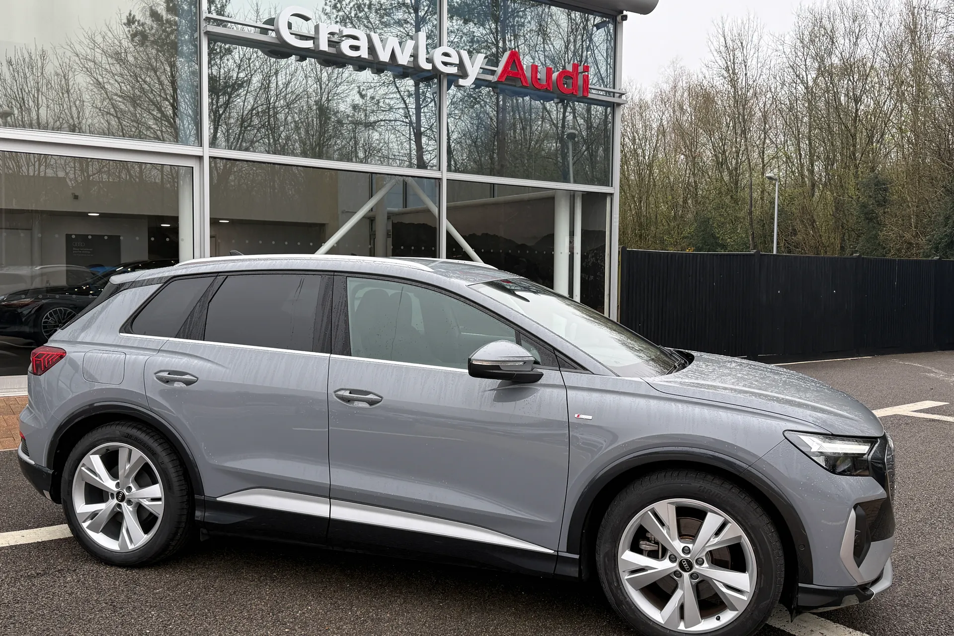 Audi Q4 thumbnail image number 2