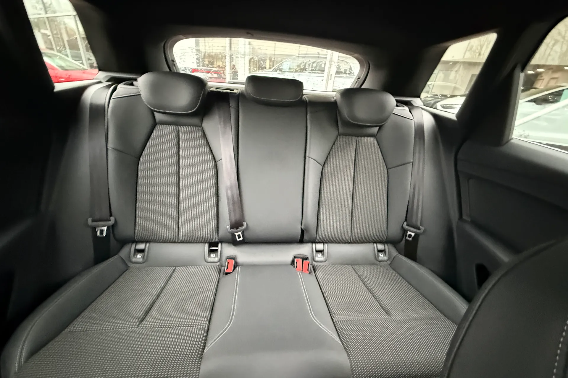 Audi Q4 thumbnail image number 21