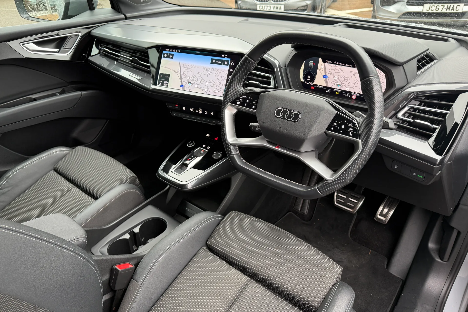 Audi Q4 thumbnail image number 23