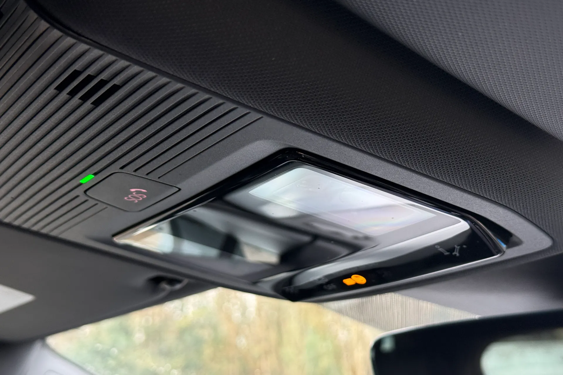 Audi Q4 thumbnail image number 19