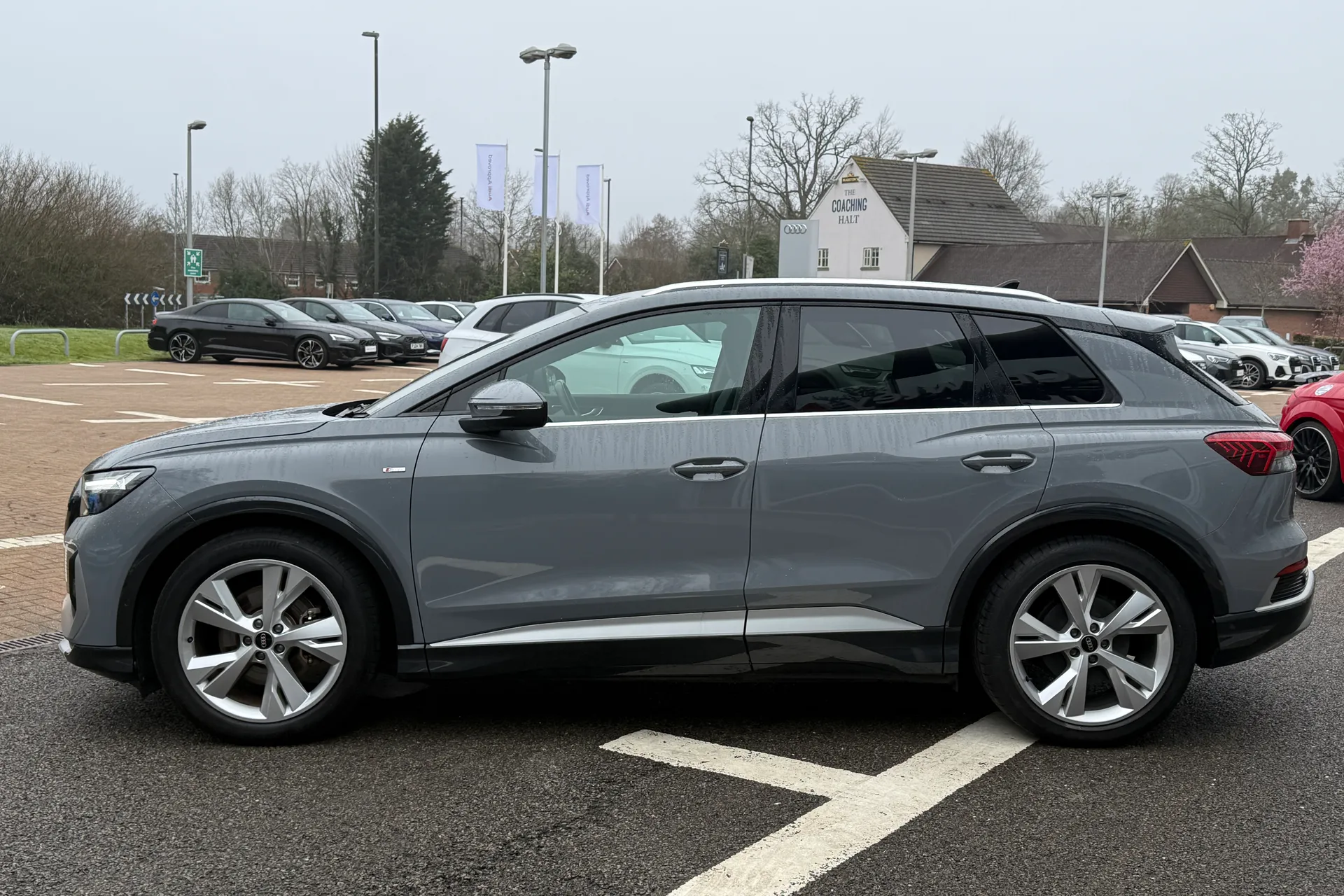 Audi Q4 thumbnail image number 44