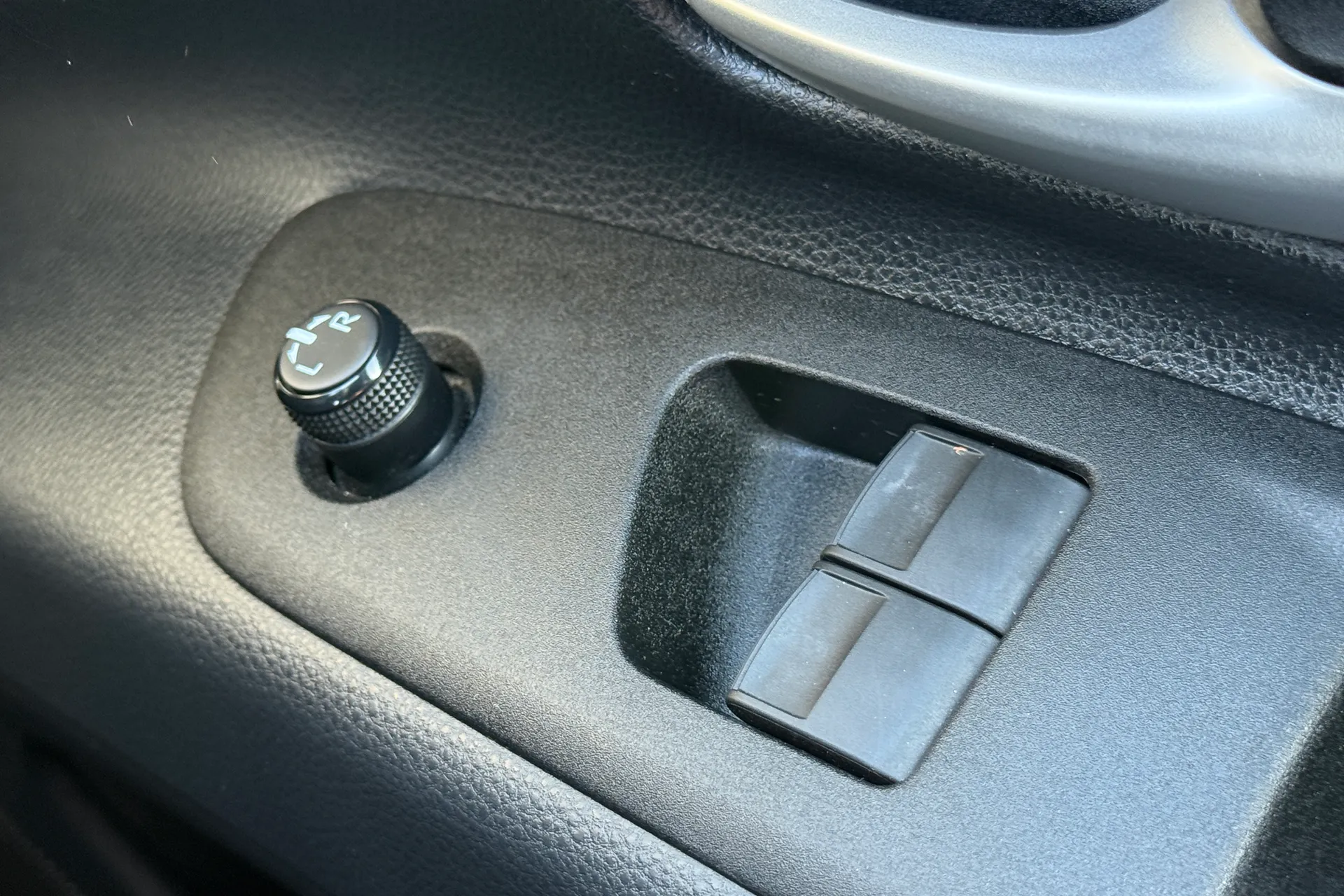 TOYOTA AYGO X thumbnail image number 14