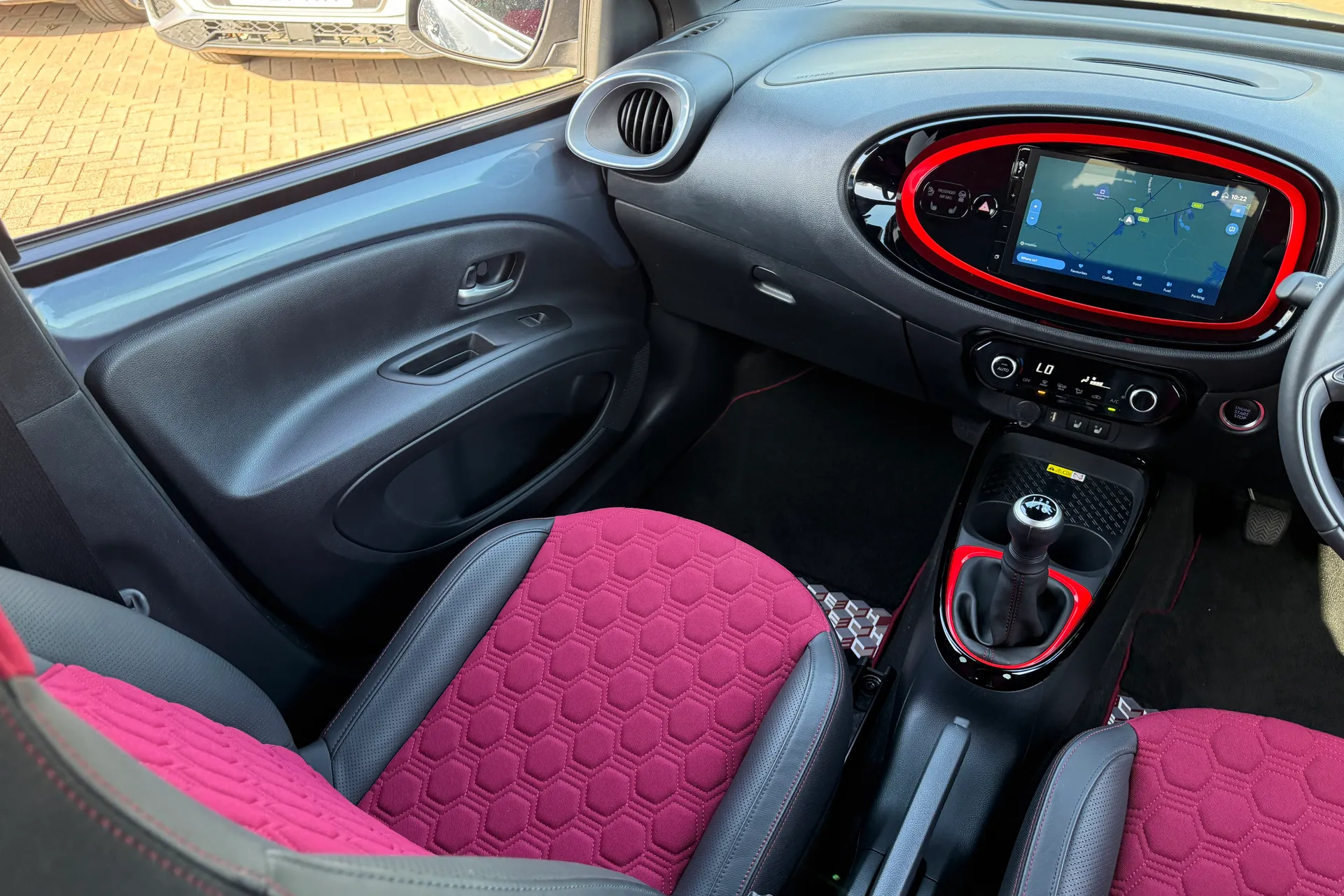 TOYOTA AYGO X thumbnail image number 33