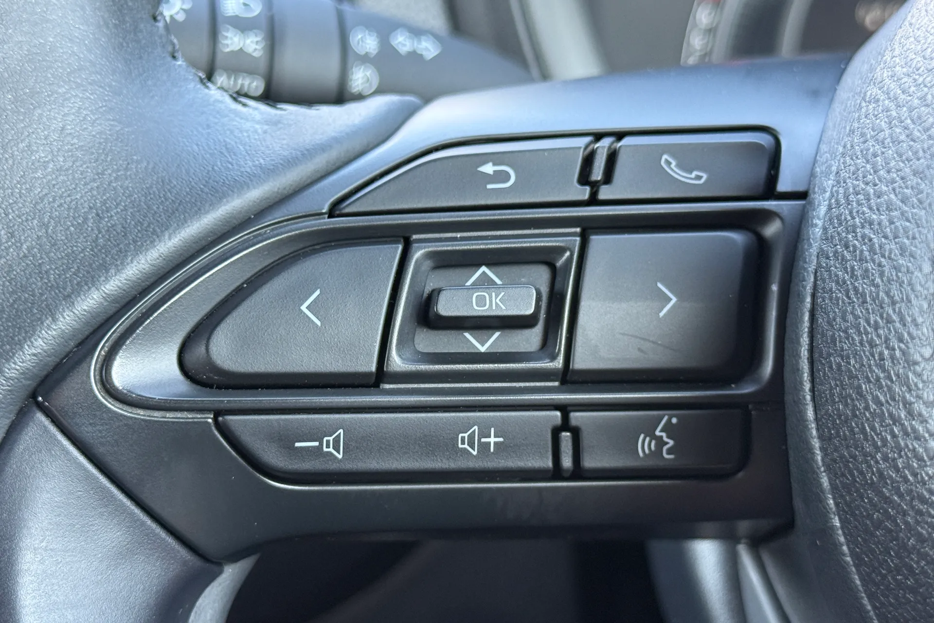 TOYOTA AYGO X thumbnail image number 16