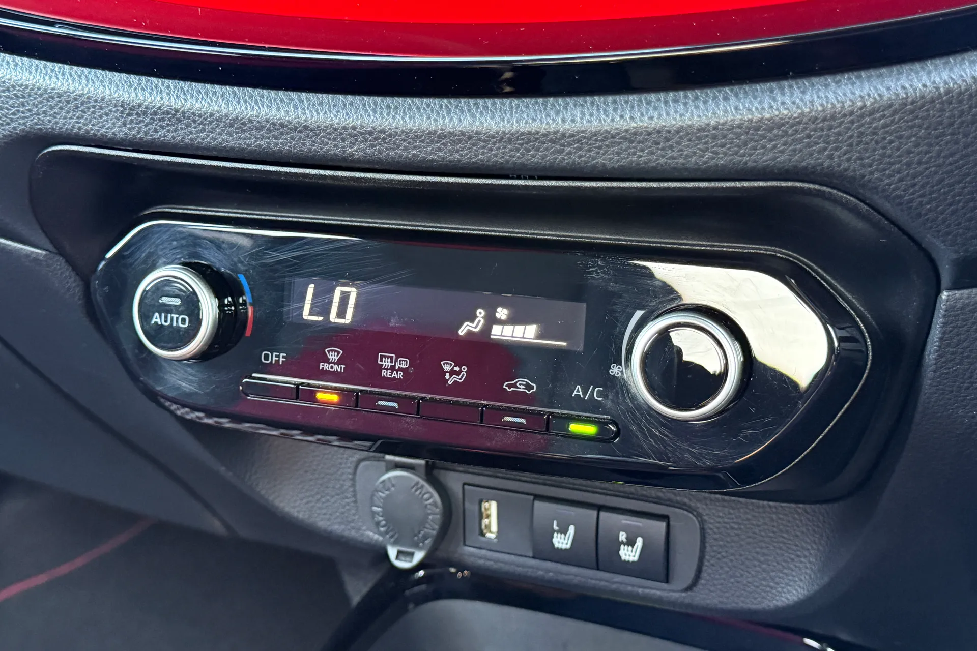 TOYOTA AYGO X thumbnail image number 10