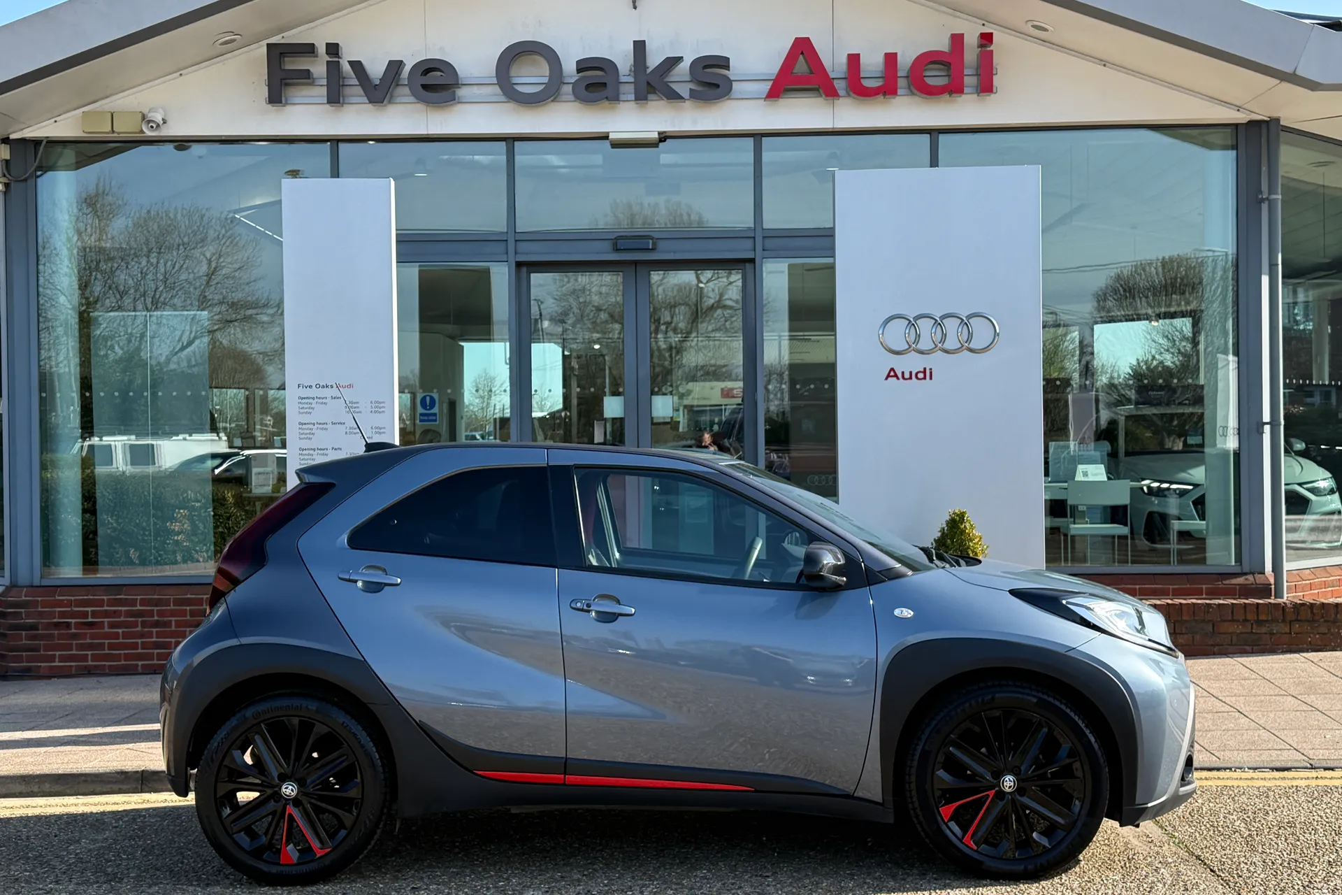 TOYOTA AYGO X thumbnail image number 2