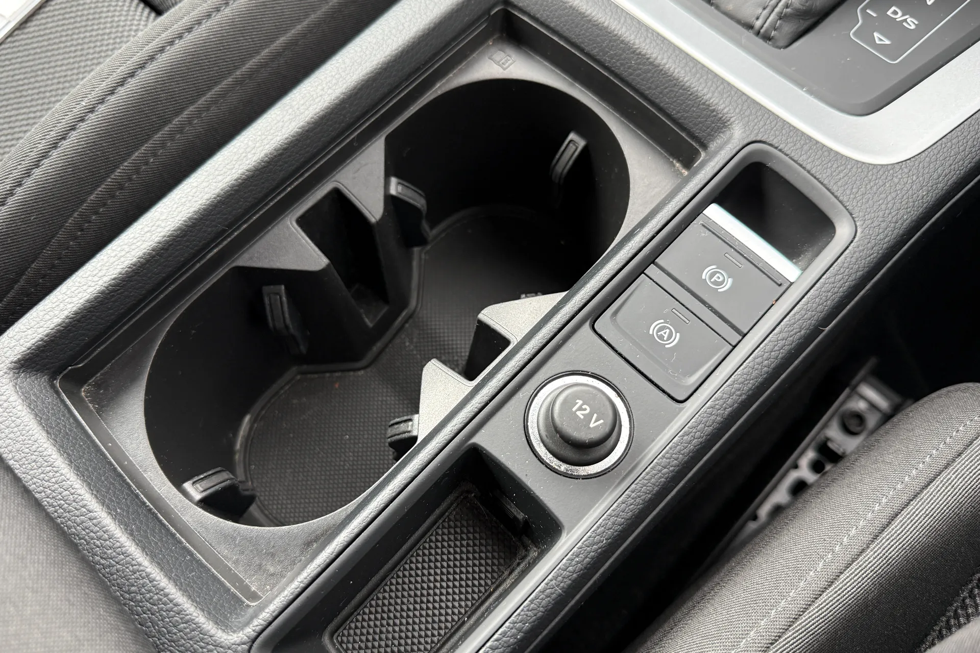 Audi Q3 thumbnail image number 27