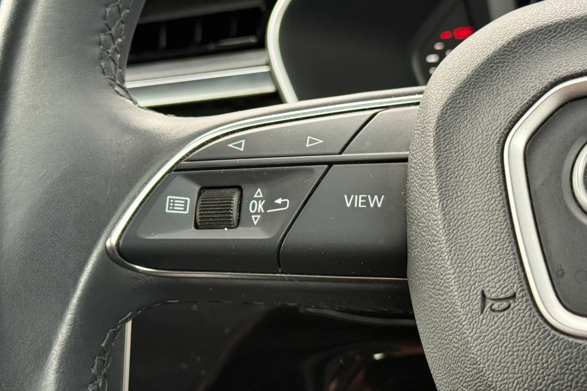 Audi Q3 thumbnail image number 13