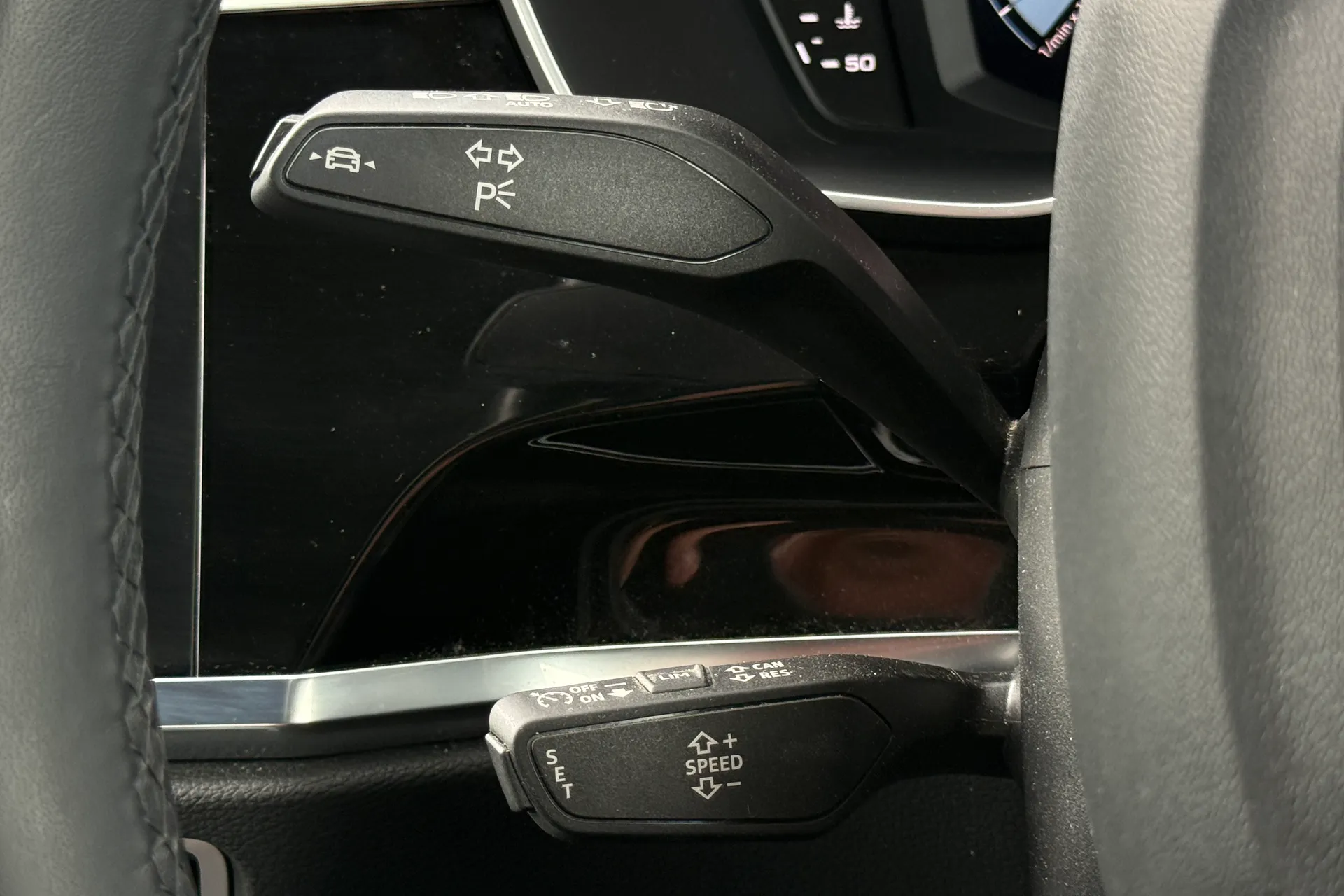 Audi Q3 thumbnail image number 15