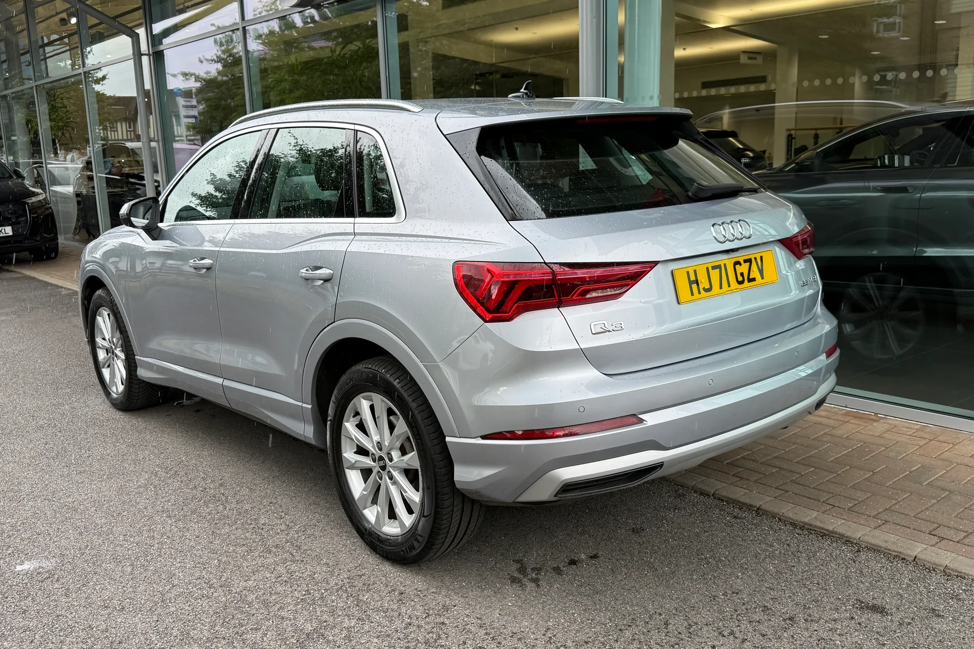 Audi Q3 thumbnail image number 9