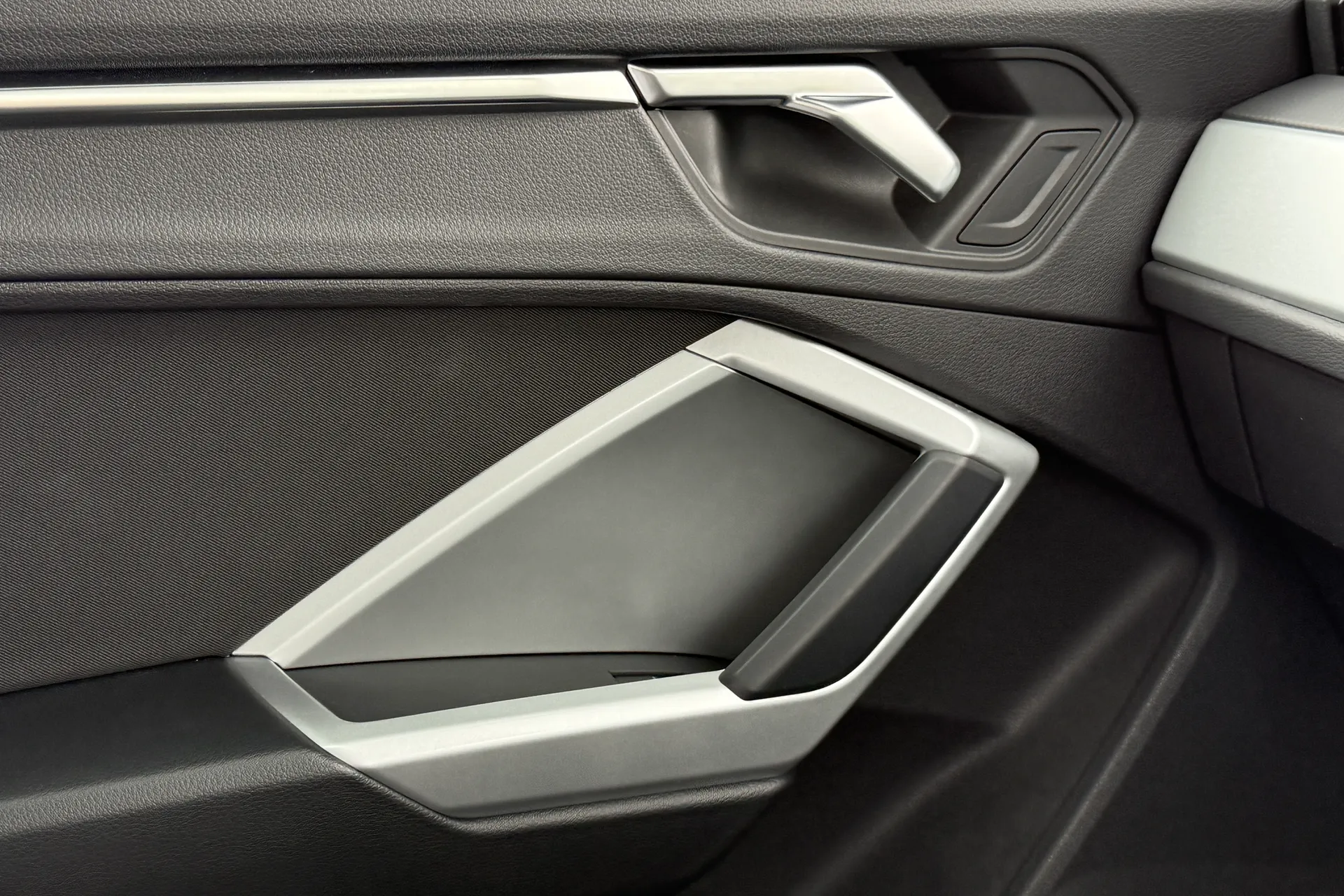 Audi Q3 thumbnail image number 29