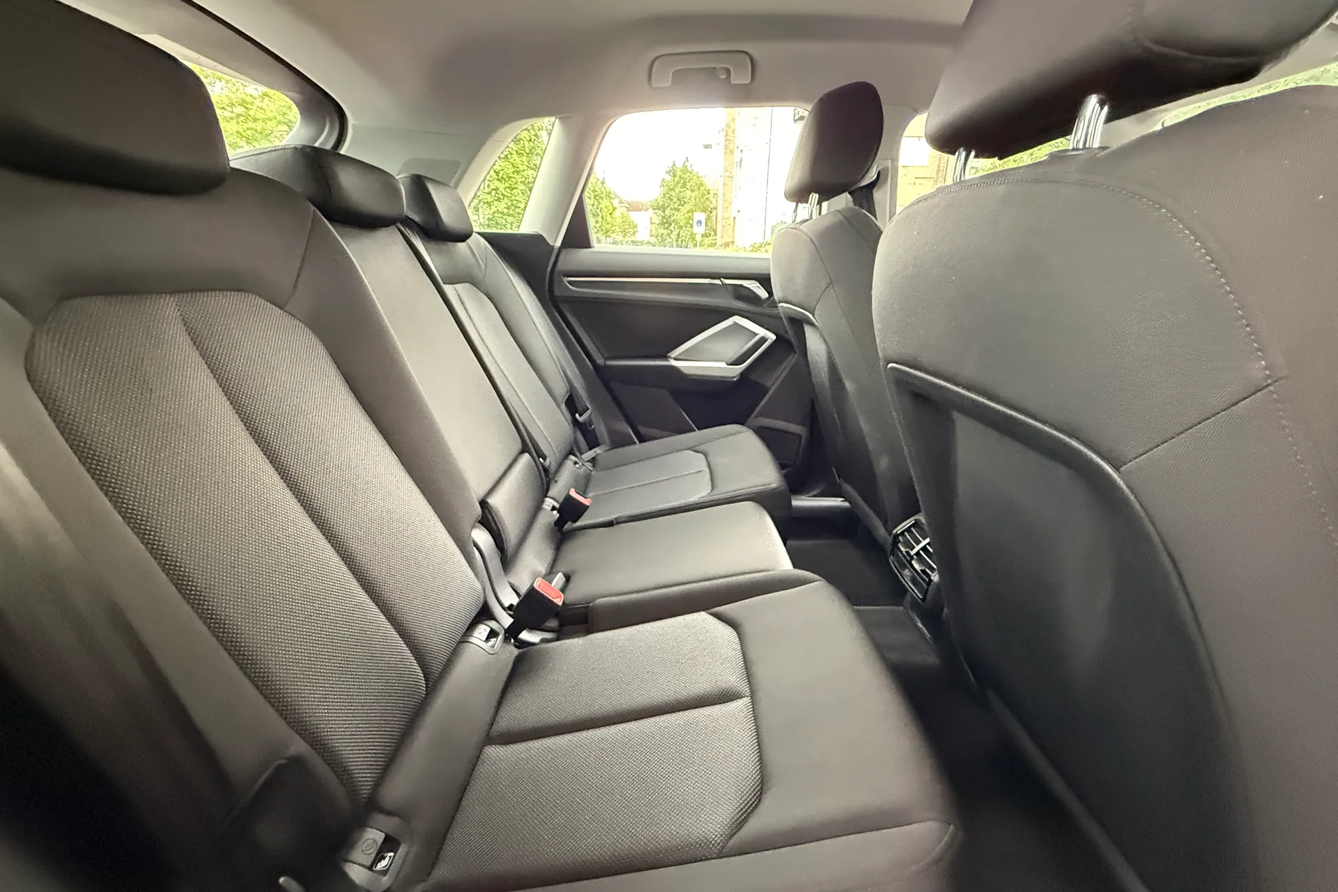 Audi Q3 thumbnail image number 40