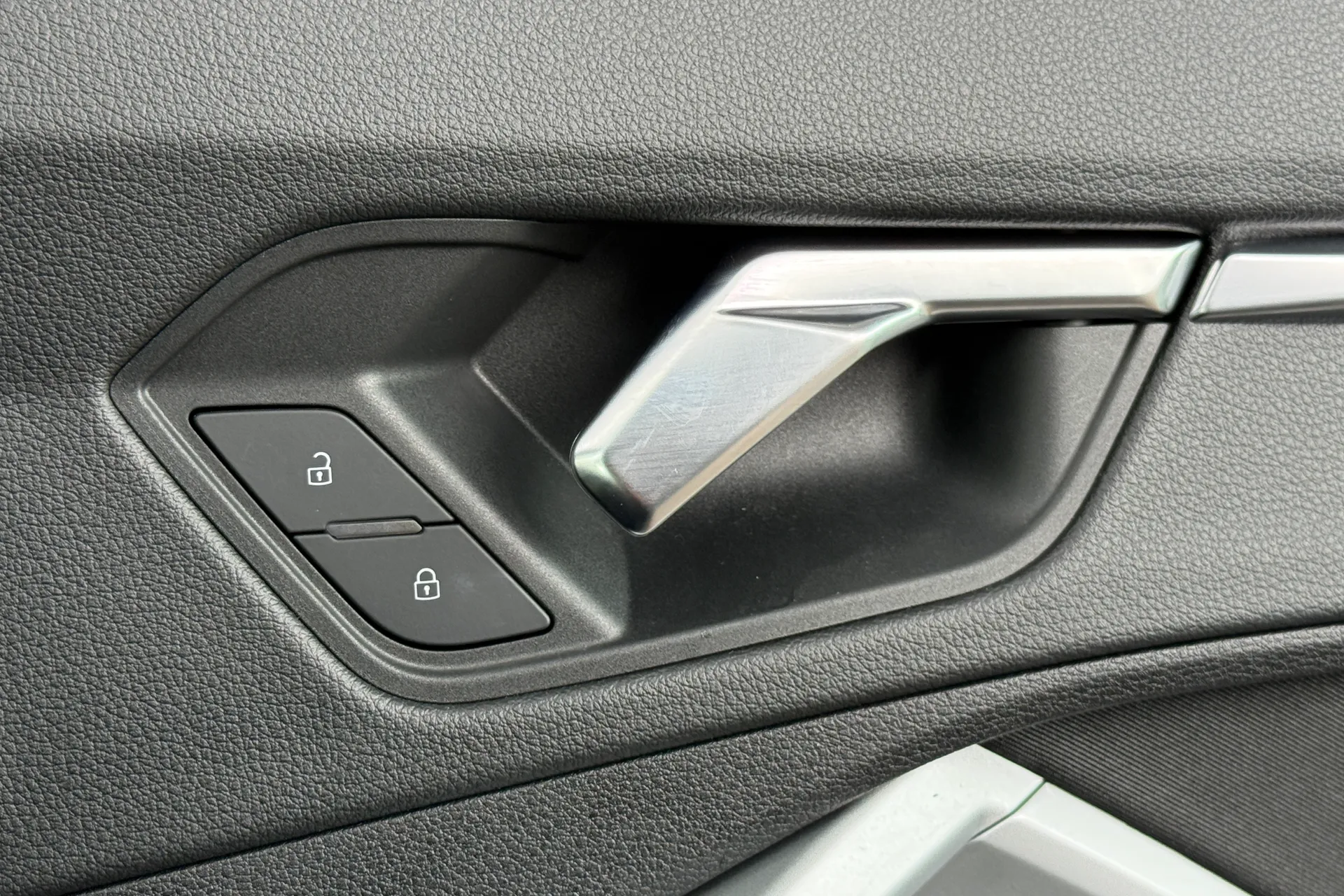 Audi Q3 thumbnail image number 31