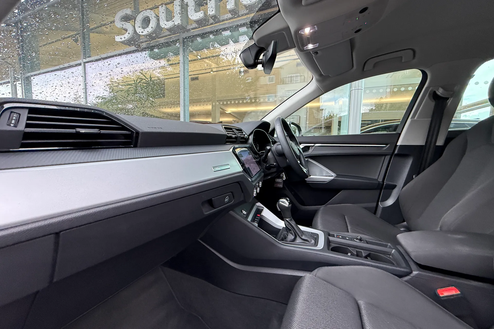 Audi Q3 thumbnail image number 8