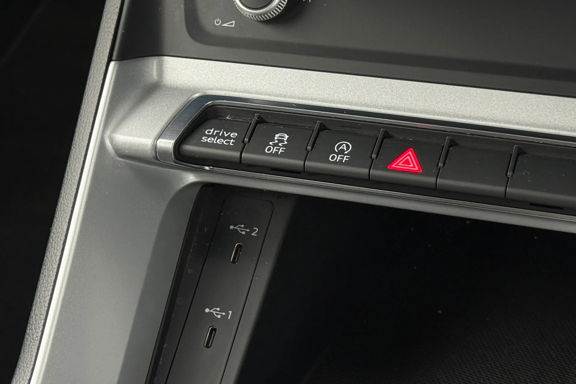 Audi Q3 thumbnail image number 22