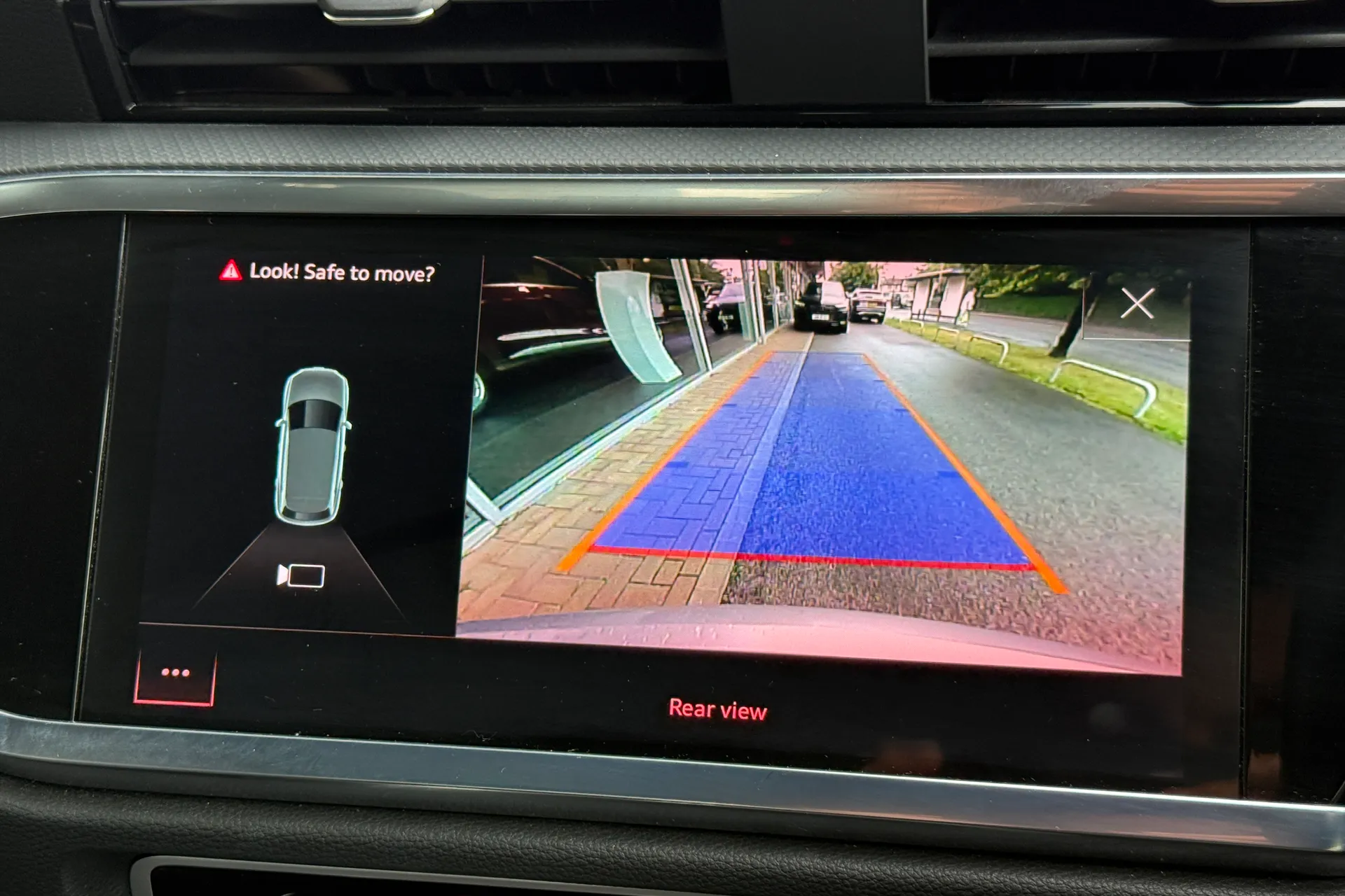 Audi Q3 thumbnail image number 5