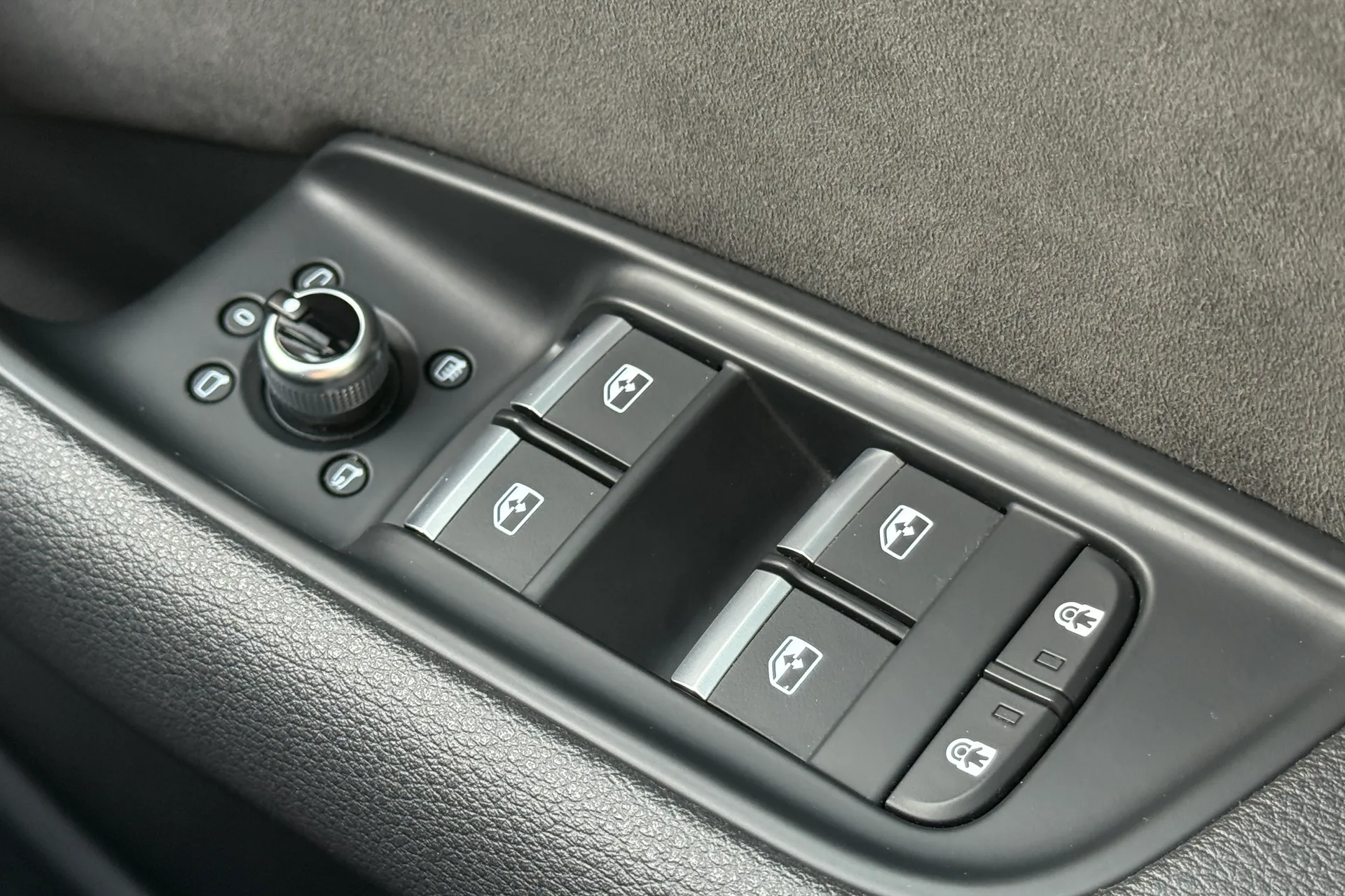 Audi Q7 thumbnail image number 22