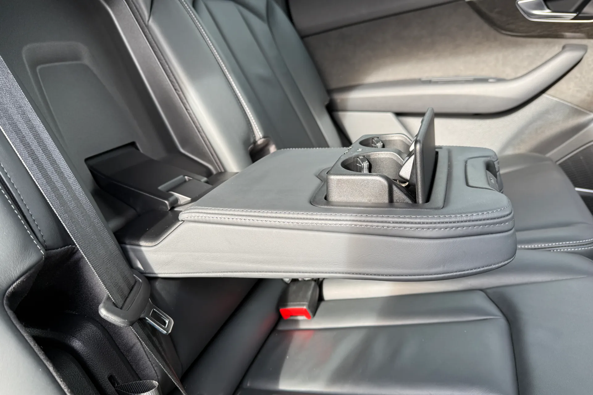 Audi Q7 thumbnail image number 50