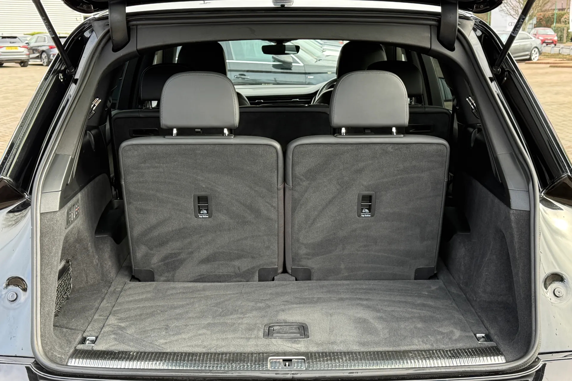 Audi Q7 thumbnail image number 38