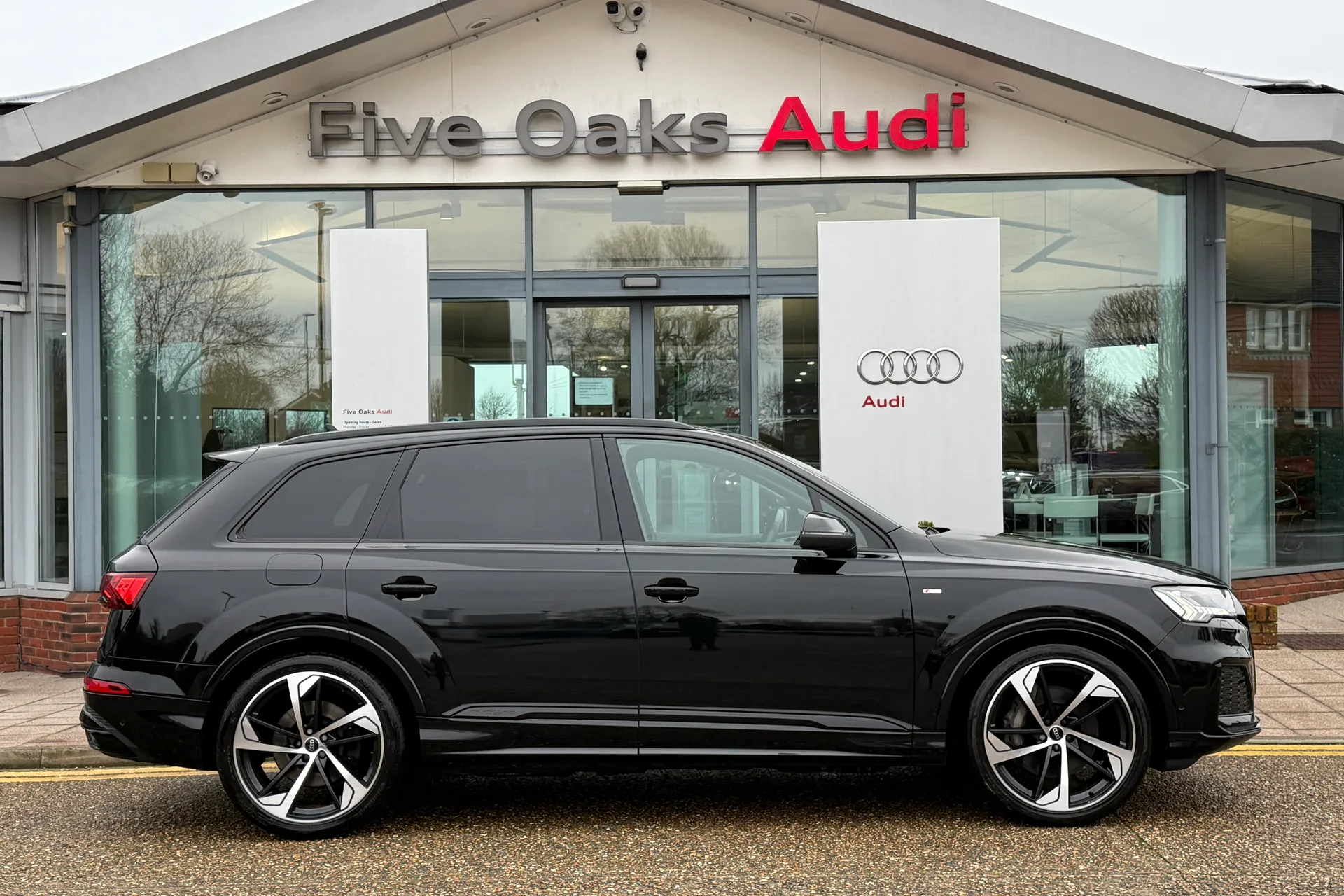 Audi Q7 thumbnail image number 2