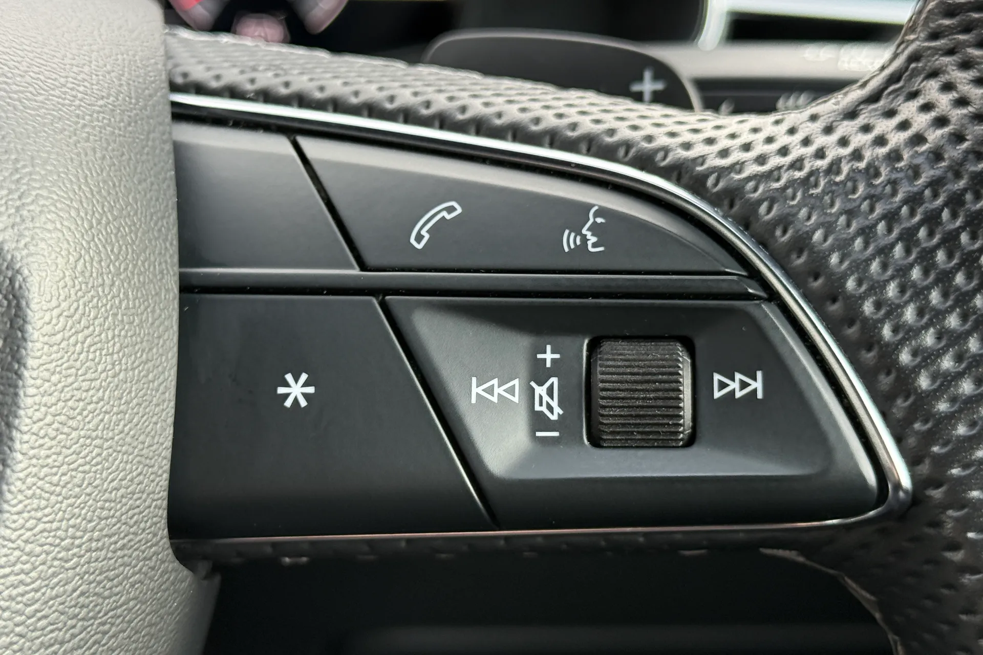 Audi Q7 thumbnail image number 25