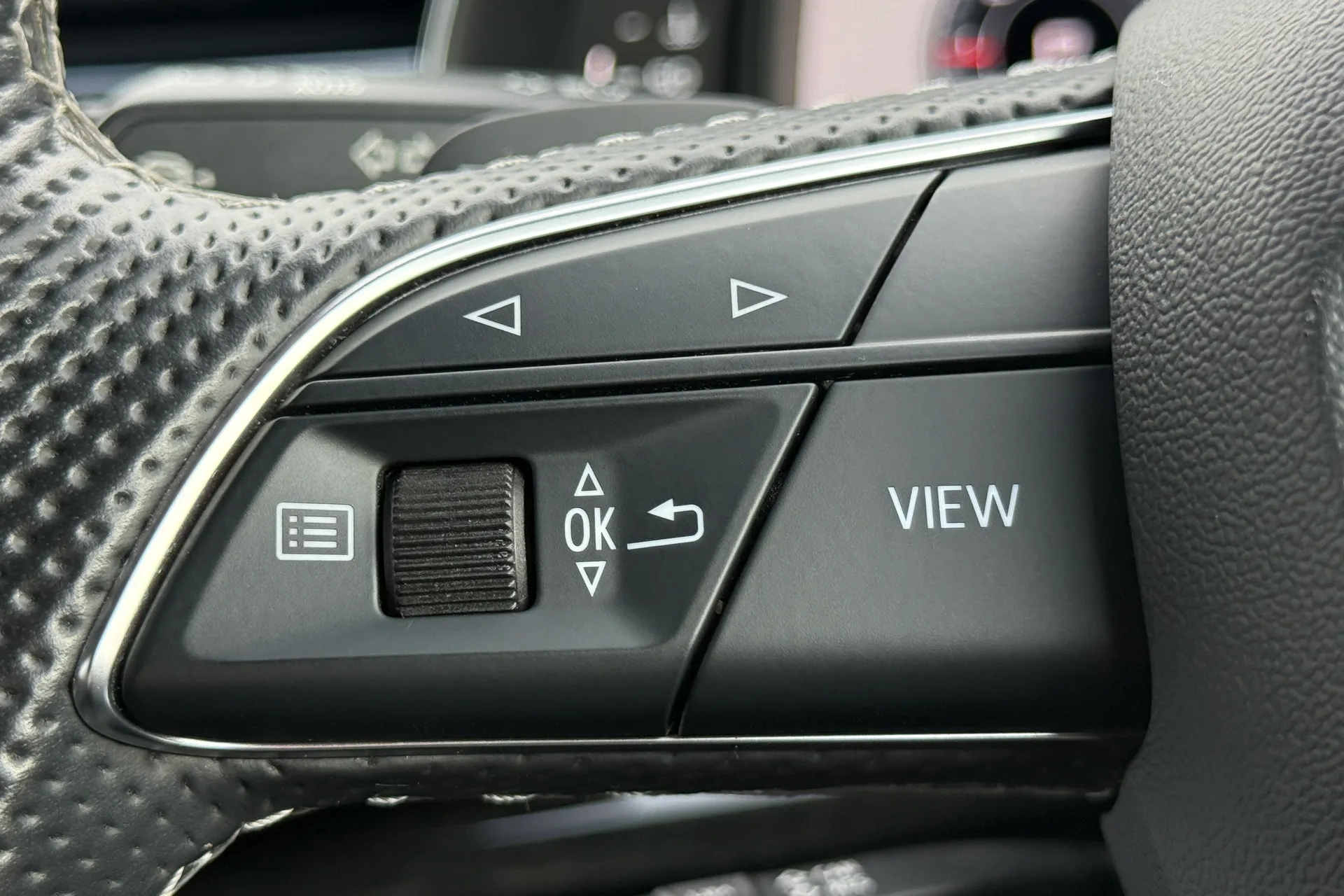 Audi Q7 thumbnail image number 24